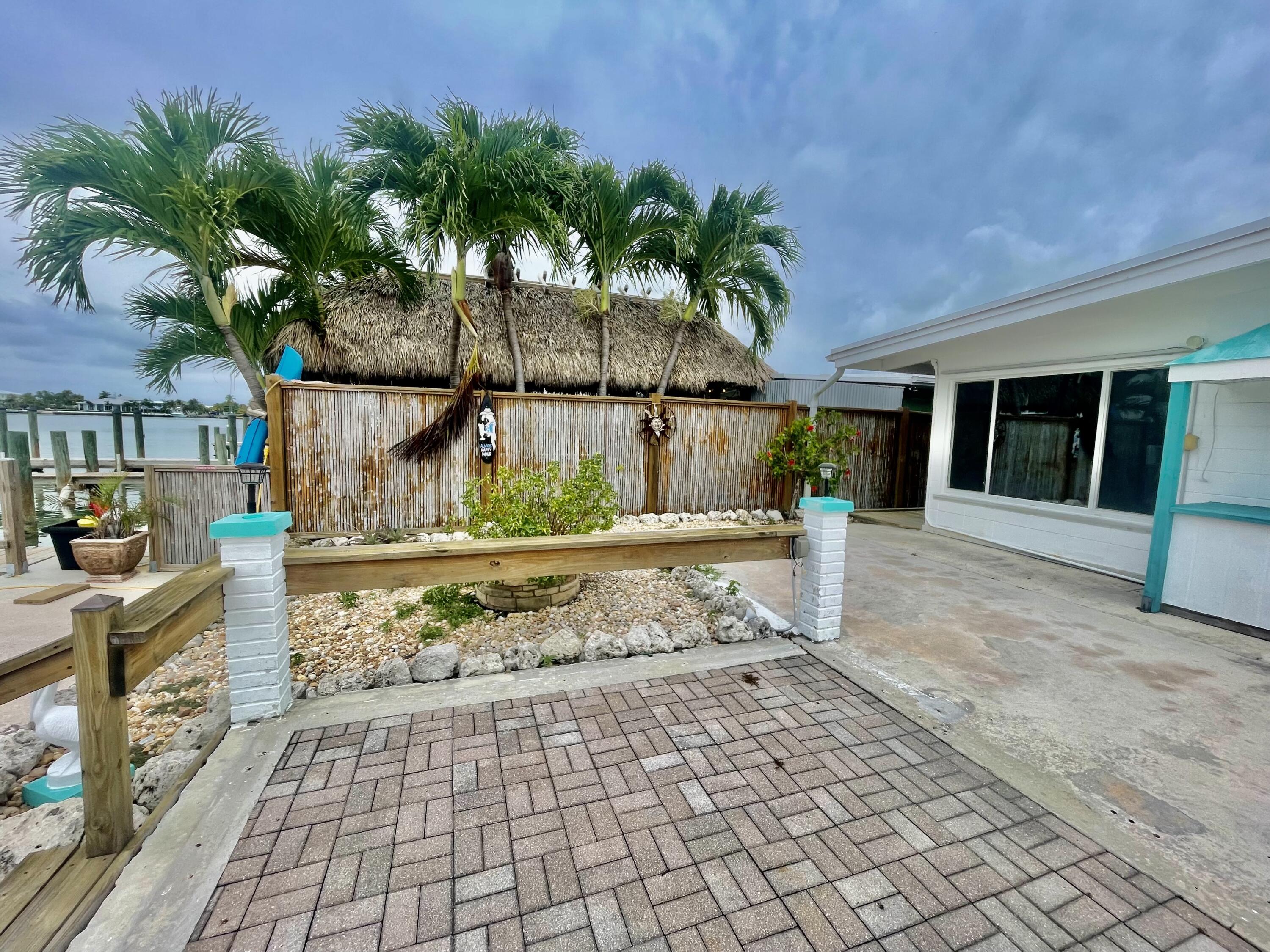 25 Sadowski Causeway