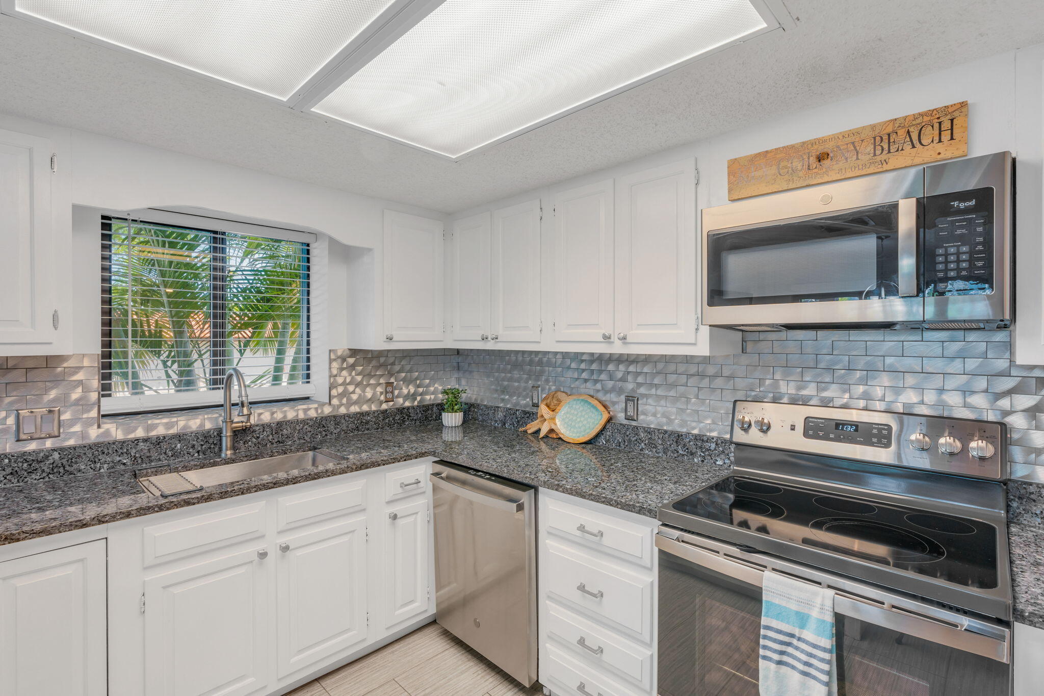 1001 W Ocean Drive Unit: 2-106