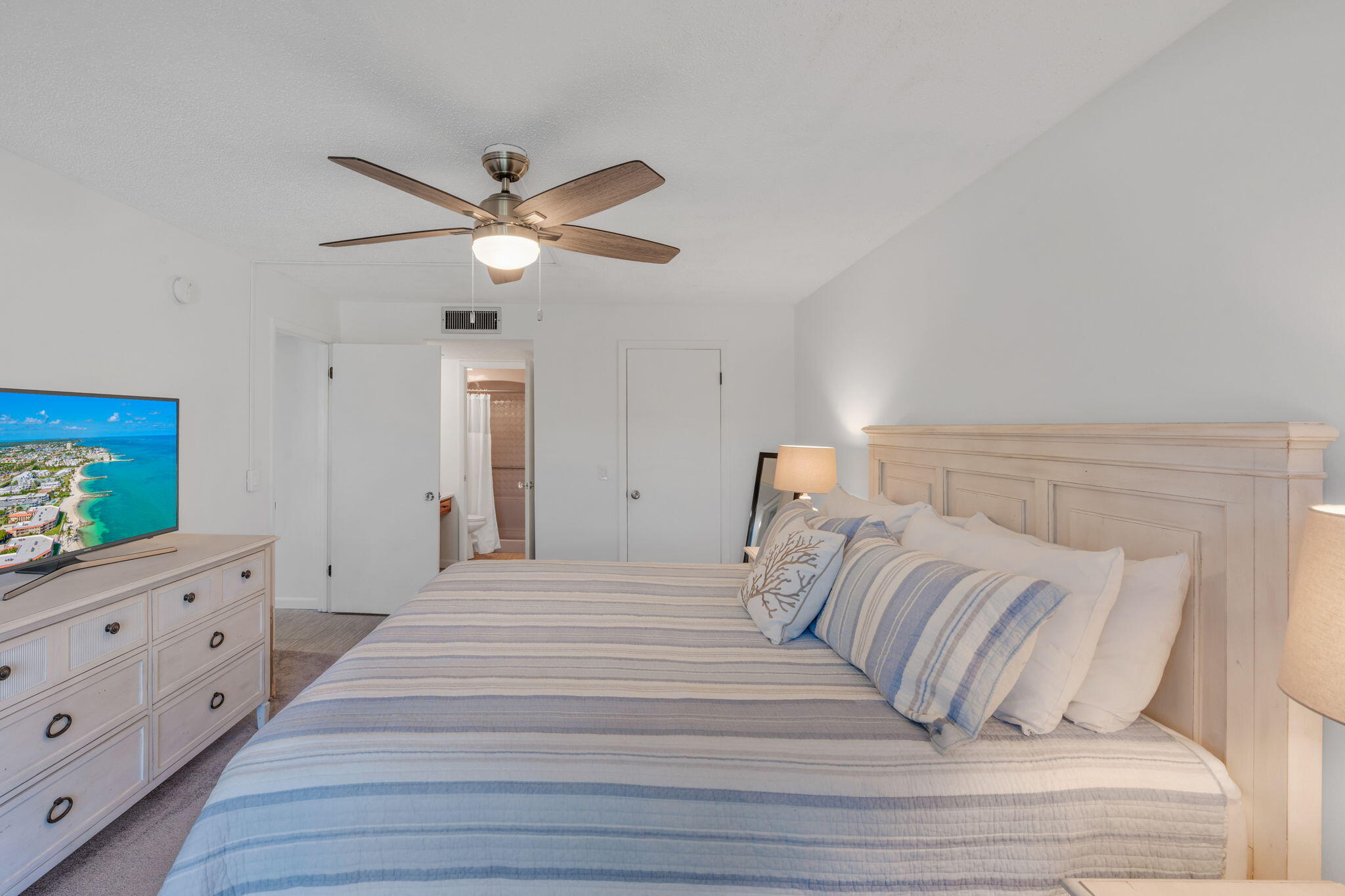 1001 W Ocean Drive Unit: 2-106
