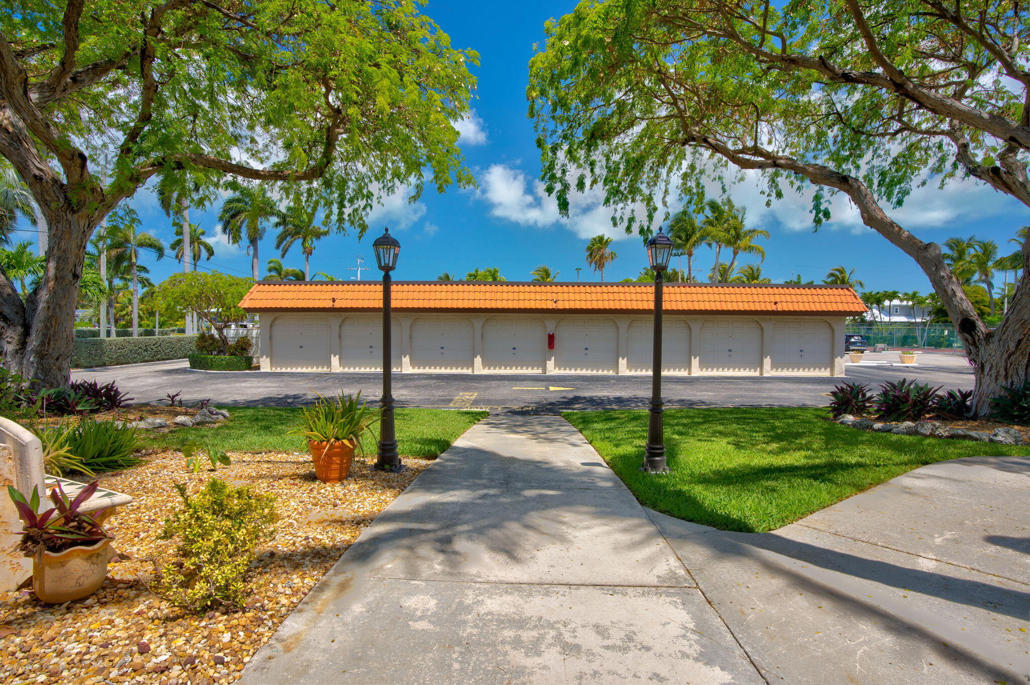 1001 W Ocean Drive Unit: 2-106