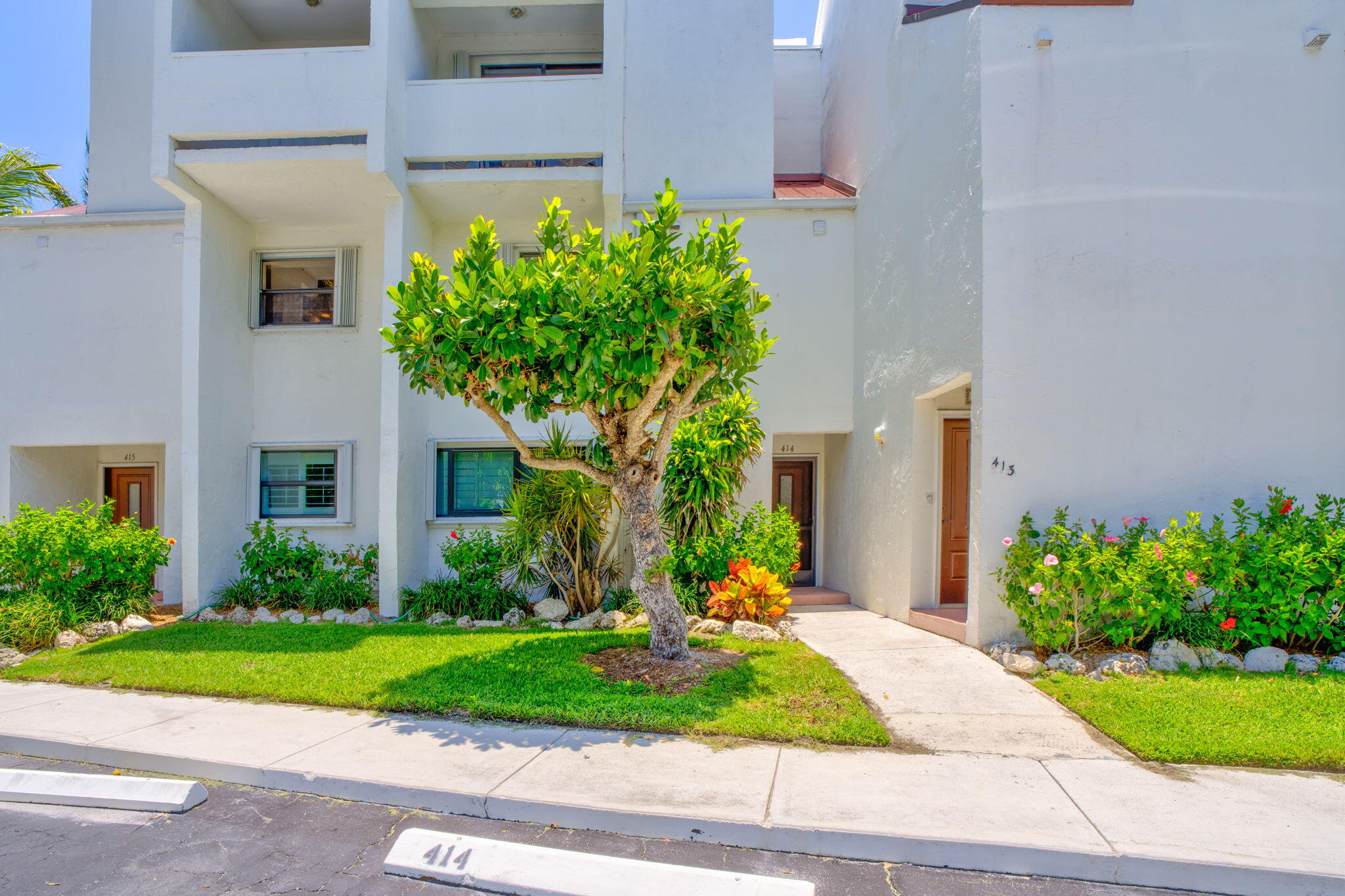 601 W Ocean Drive Unit: 414D