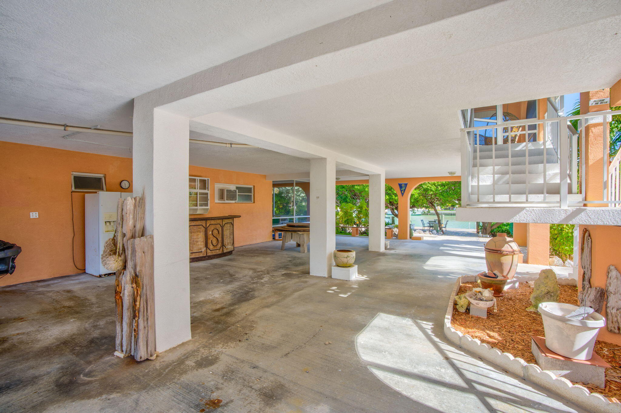117 Avenue E