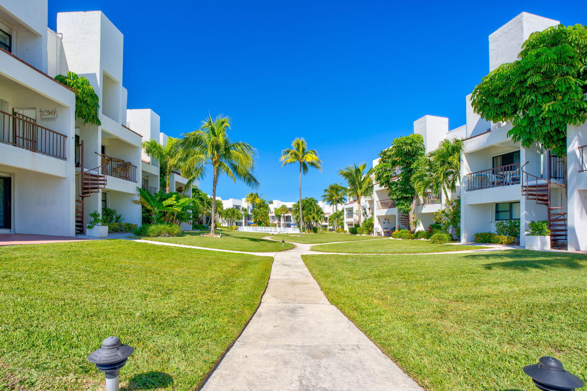 601 W Ocean Drive Unit: 407