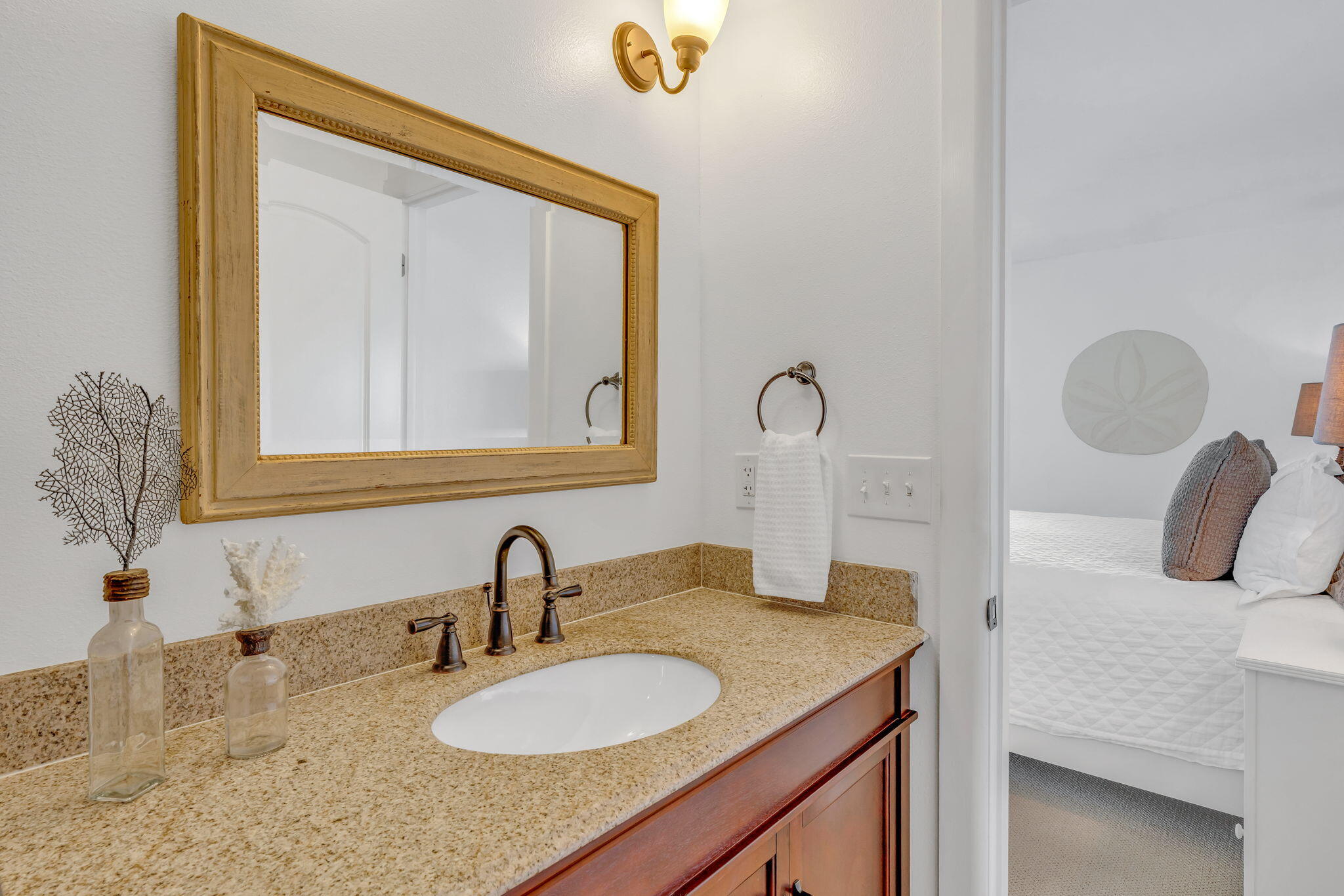 601 W Ocean Drive Unit: 407