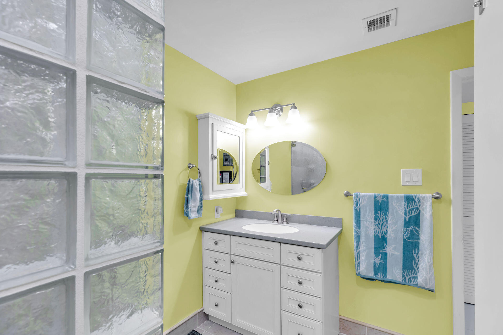 799 W Ocean Drive Unit: 304