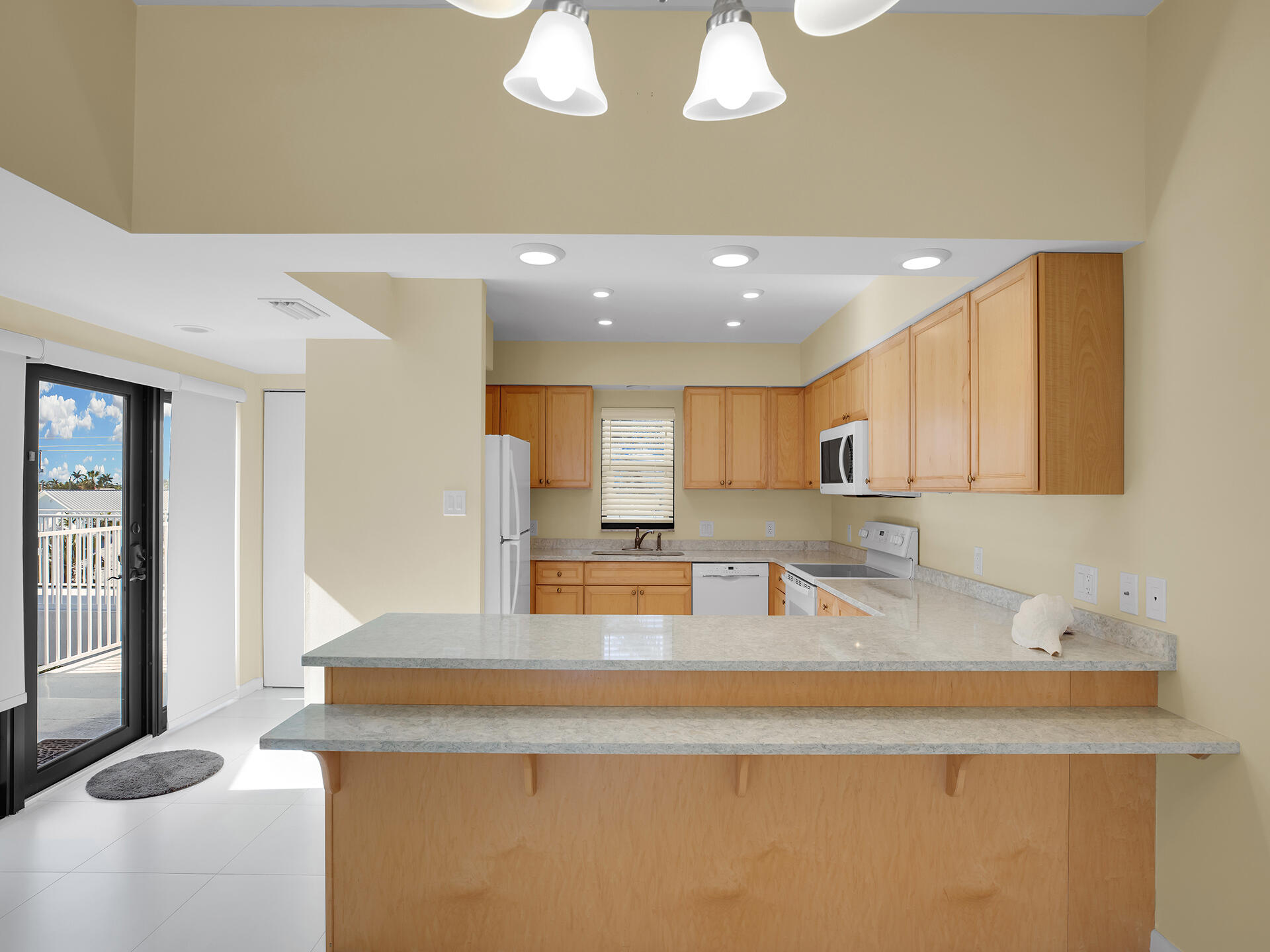 799 W Ocean Drive Unit: 304