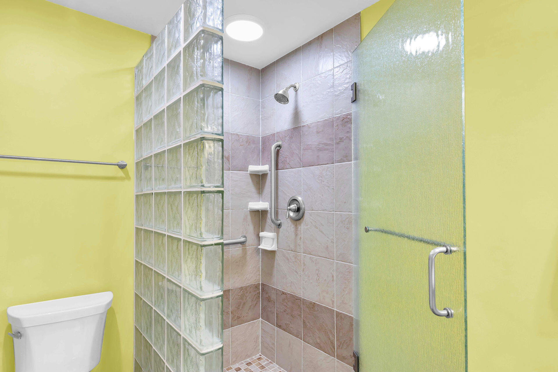 799 W Ocean Drive Unit: 304