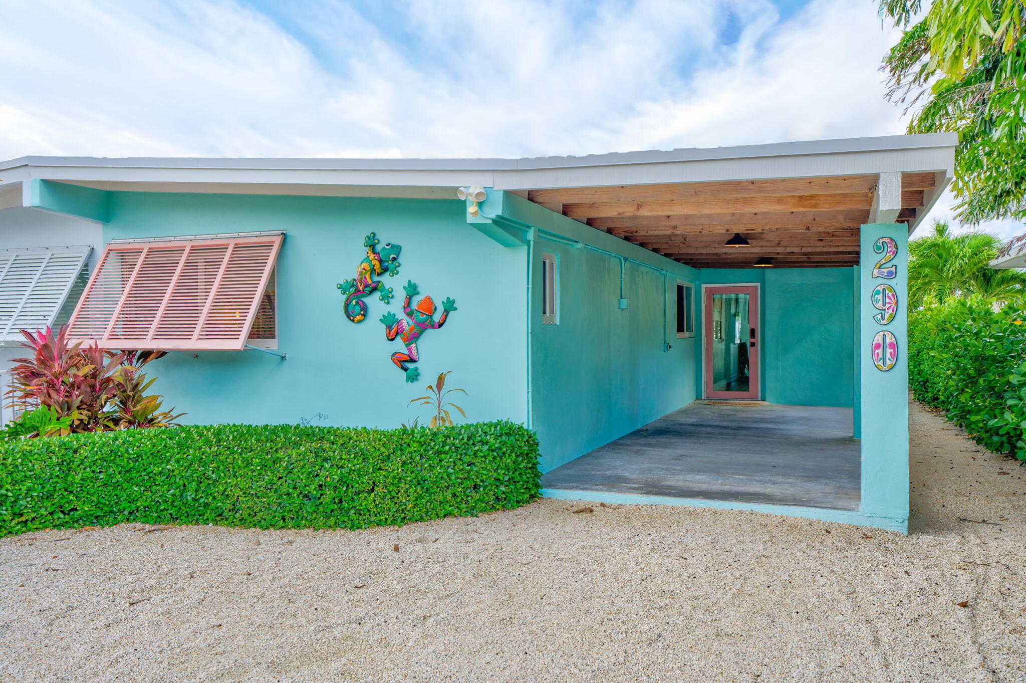 290 4th Street