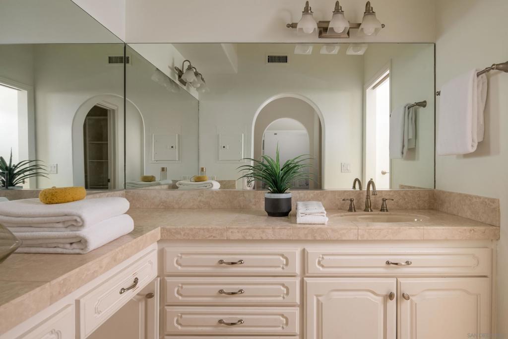 15112 Huntington Gate Dr