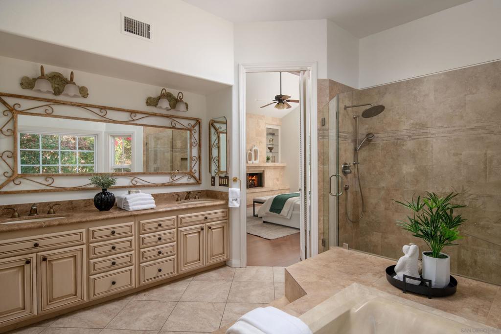 15112 Huntington Gate Dr