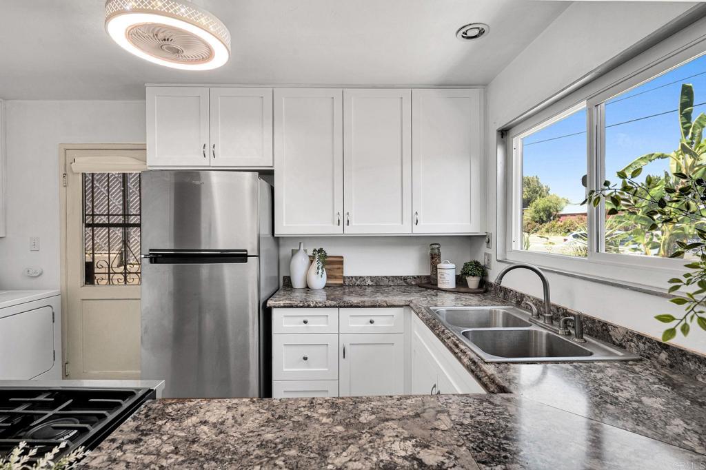 4560 Derrick Drive