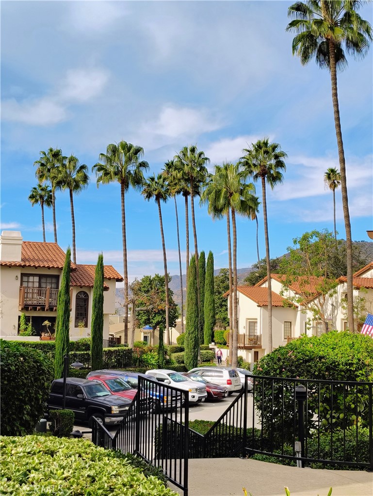 438 E Bougainvillea Lane