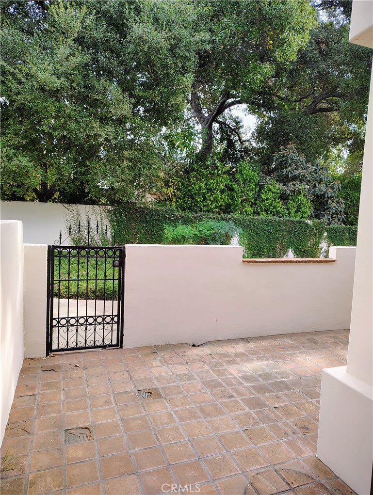 438 E Bougainvillea Lane