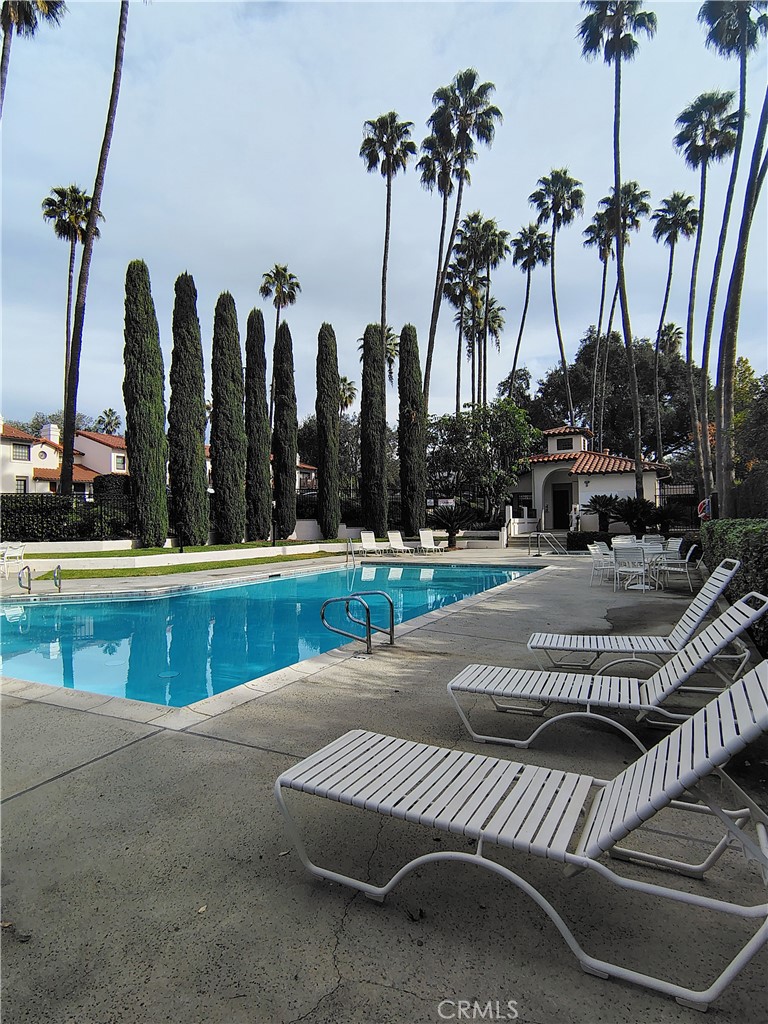 438 E Bougainvillea Lane