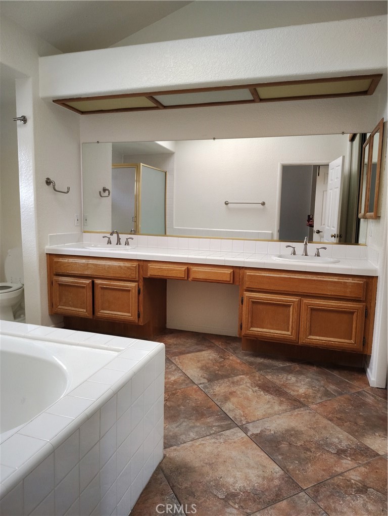 438 E Bougainvillea Lane