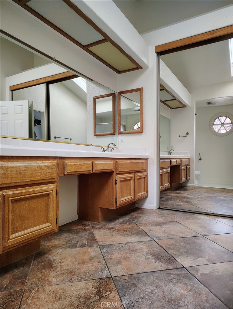 438 E Bougainvillea Lane