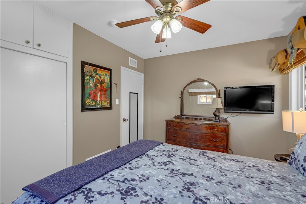 705 N Astell