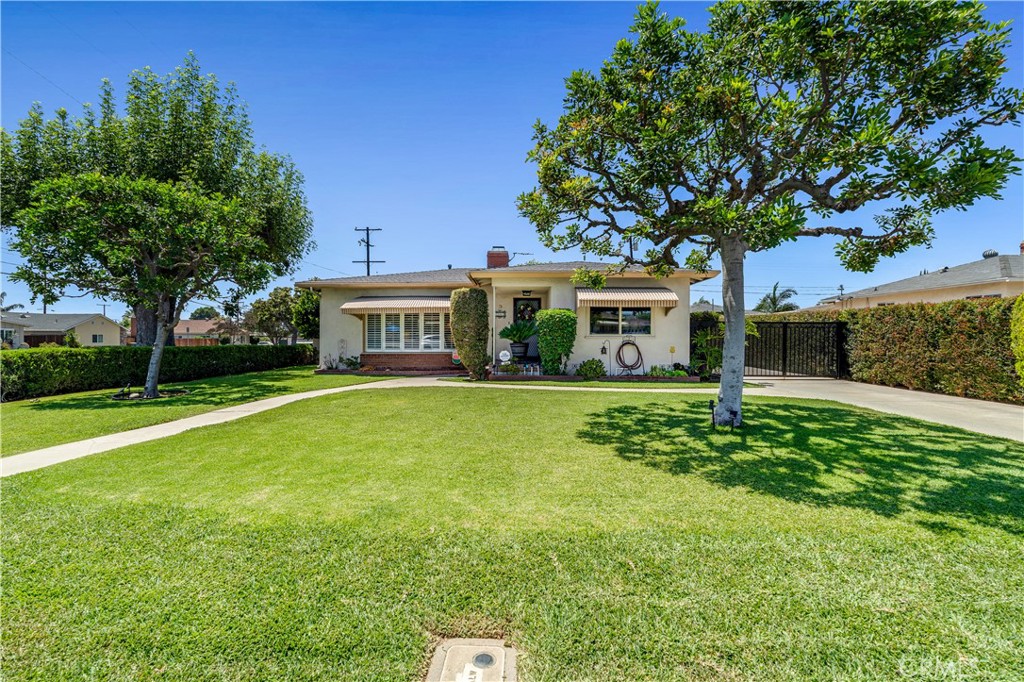 705 N Astell