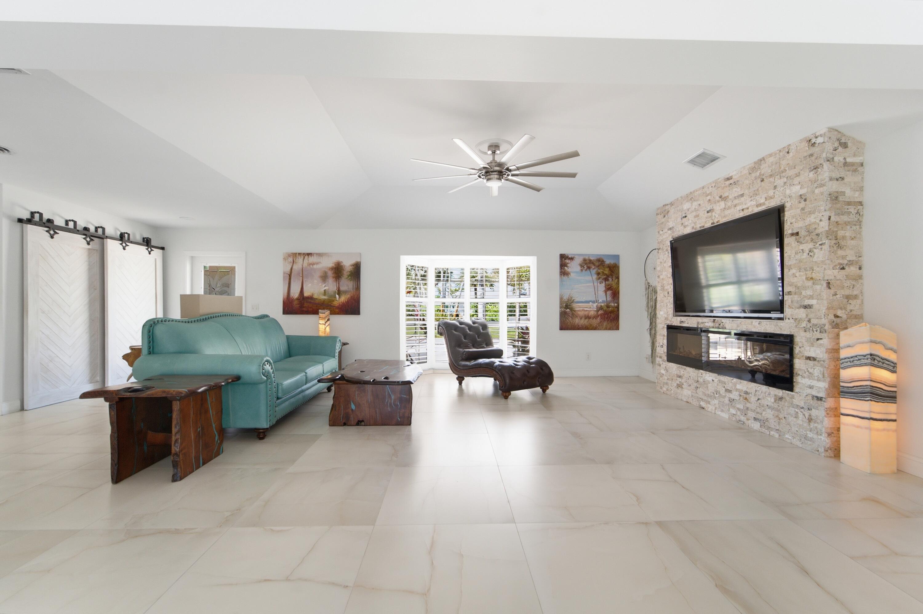 18 Saddleback Road