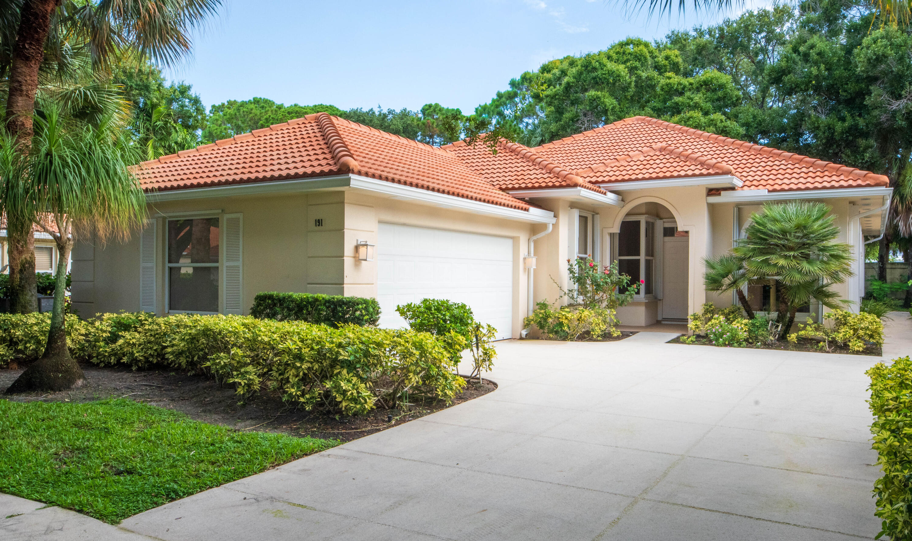 191 E Tall Oaks Circle