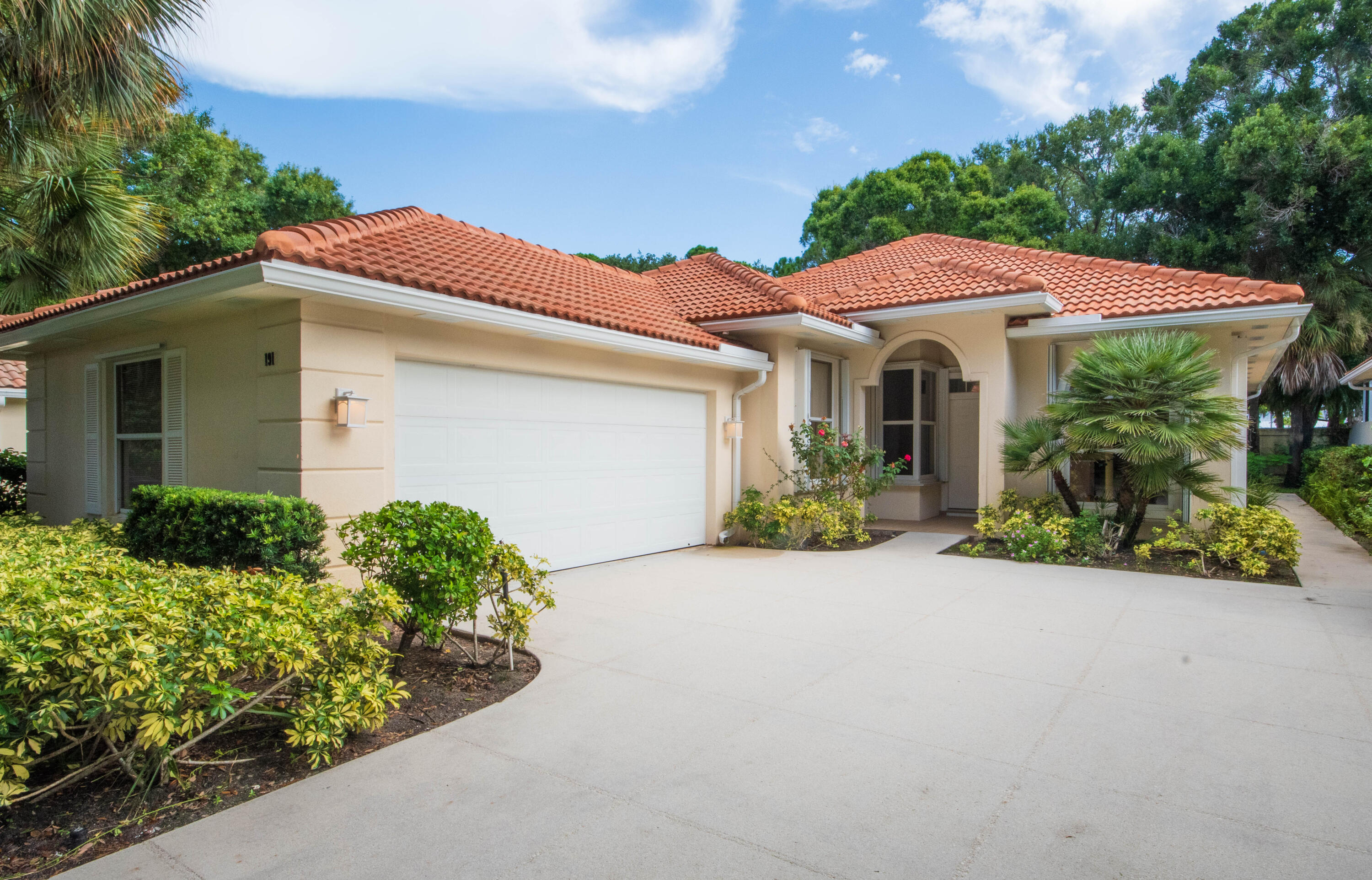 191 E Tall Oaks Circle