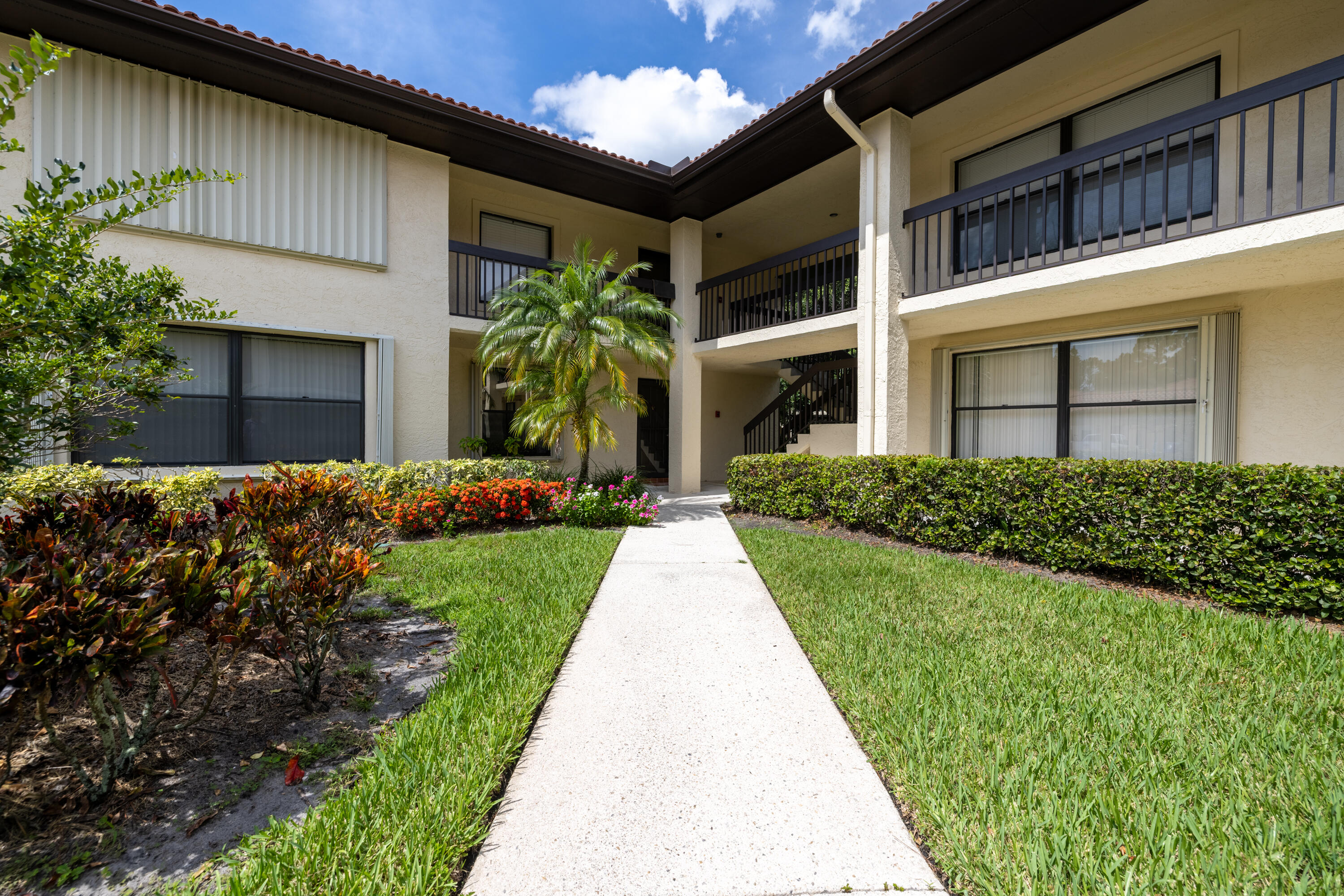 480 SW South River Drive 106