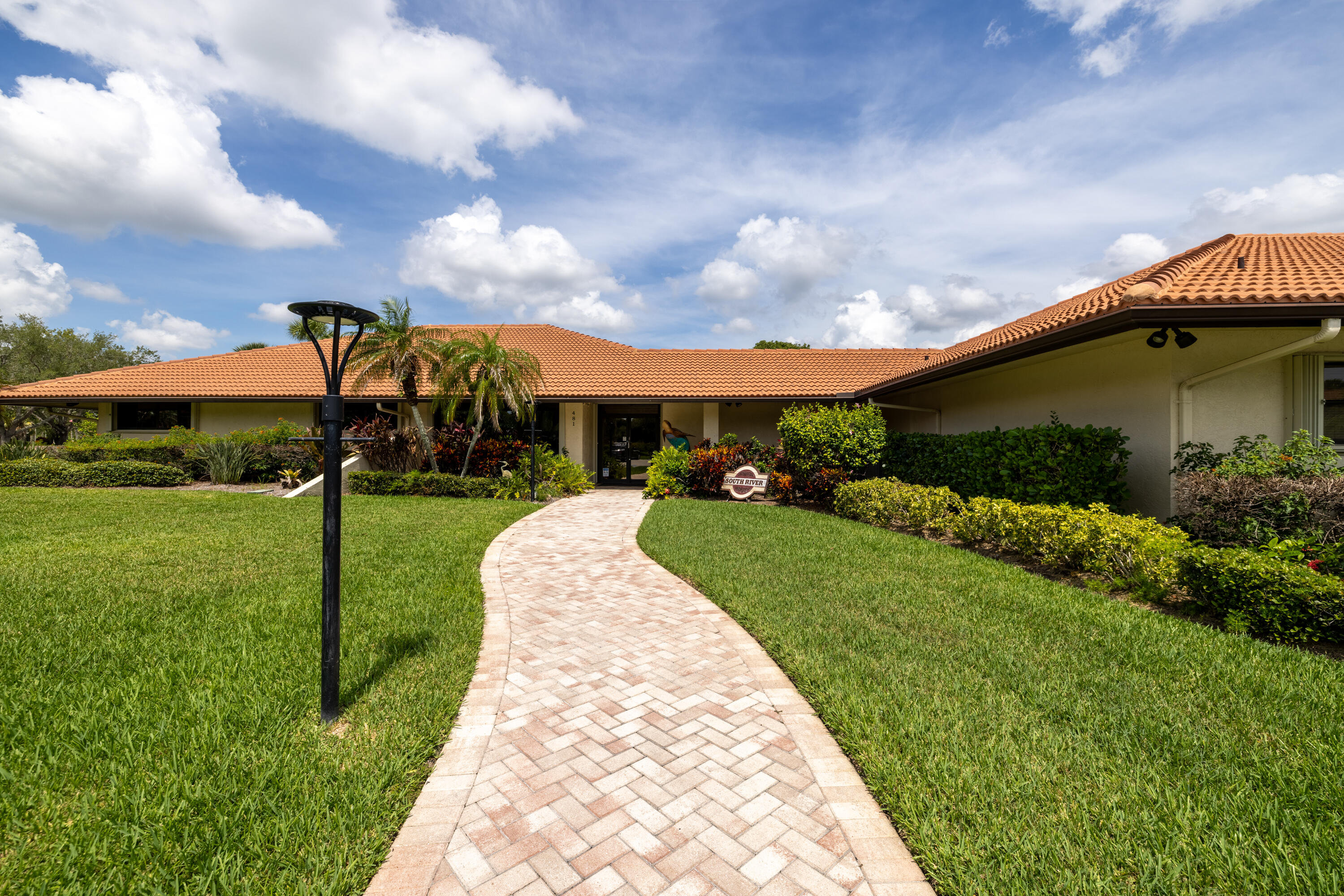 480 SW South River Drive 106