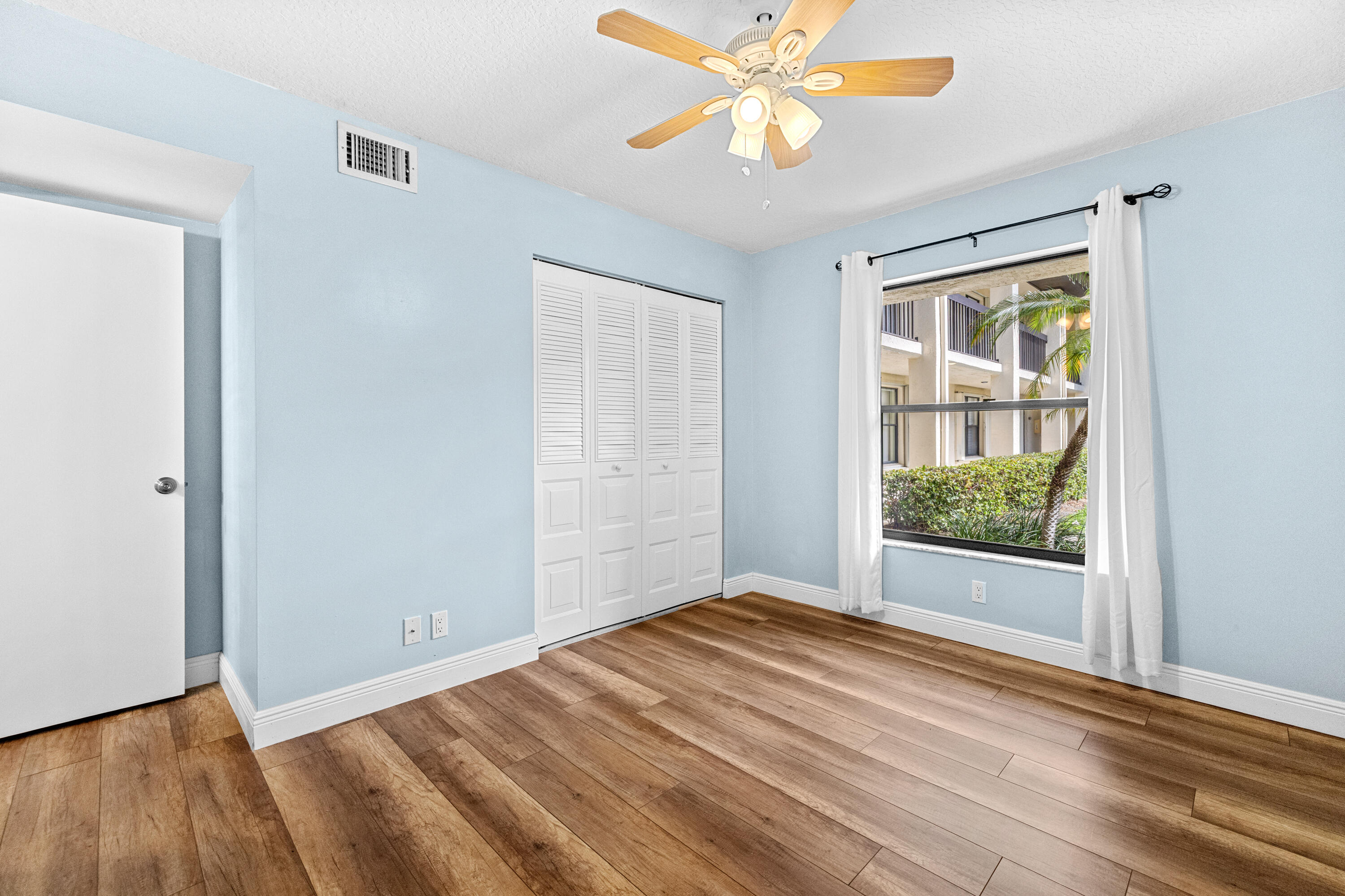 480 SW South River Drive 106