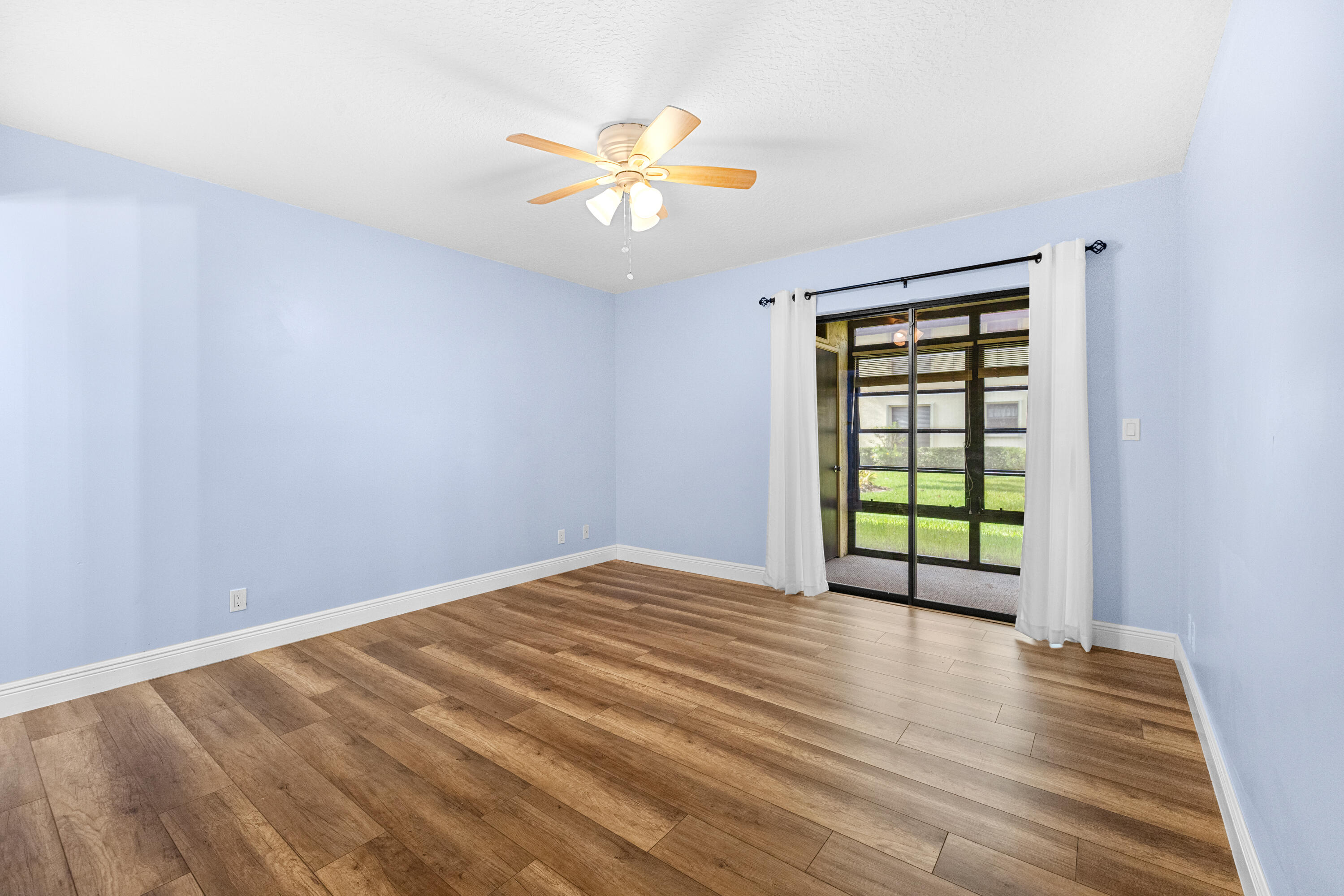 480 SW South River Drive 106