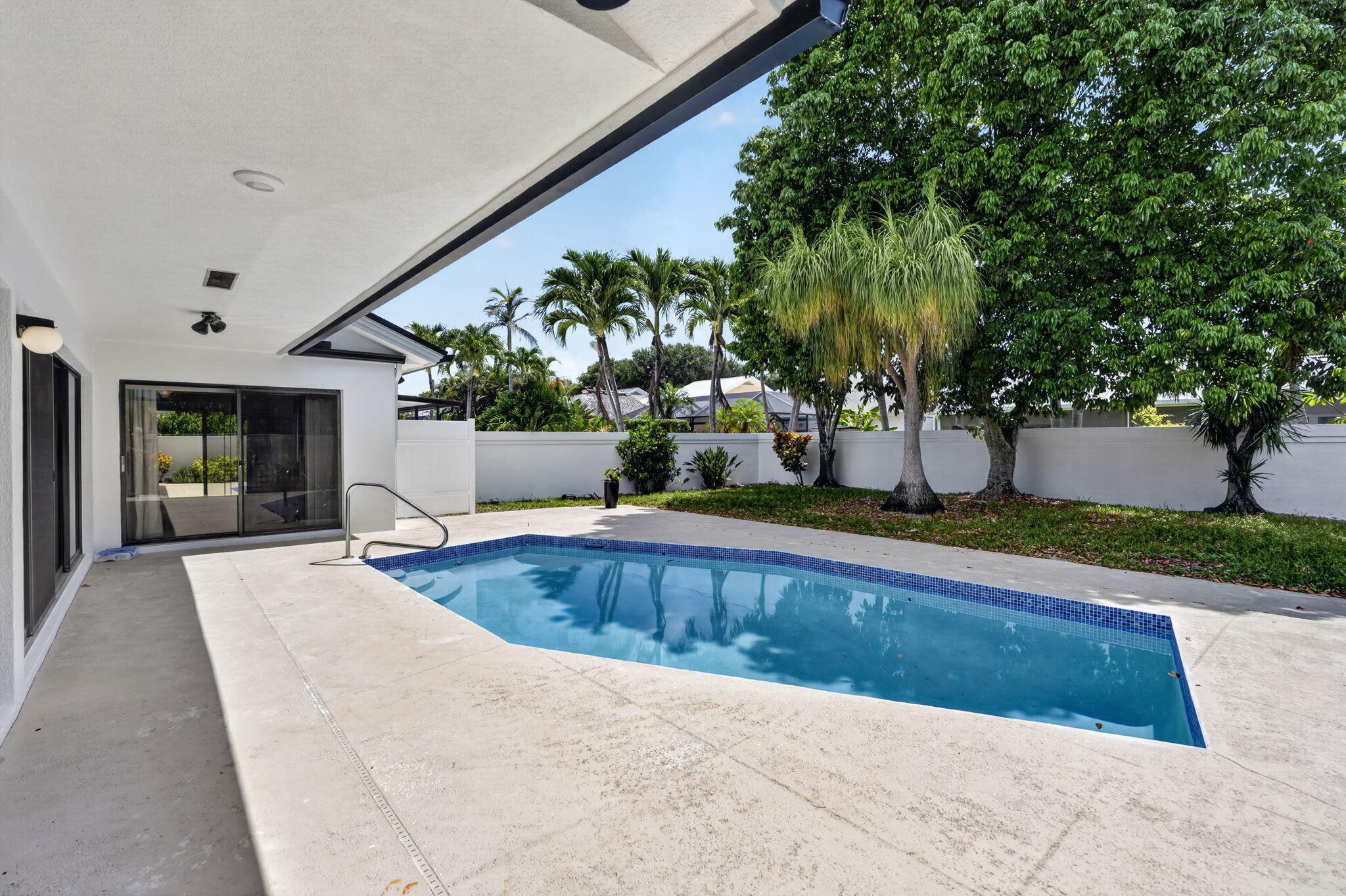 223 E River Park Drive