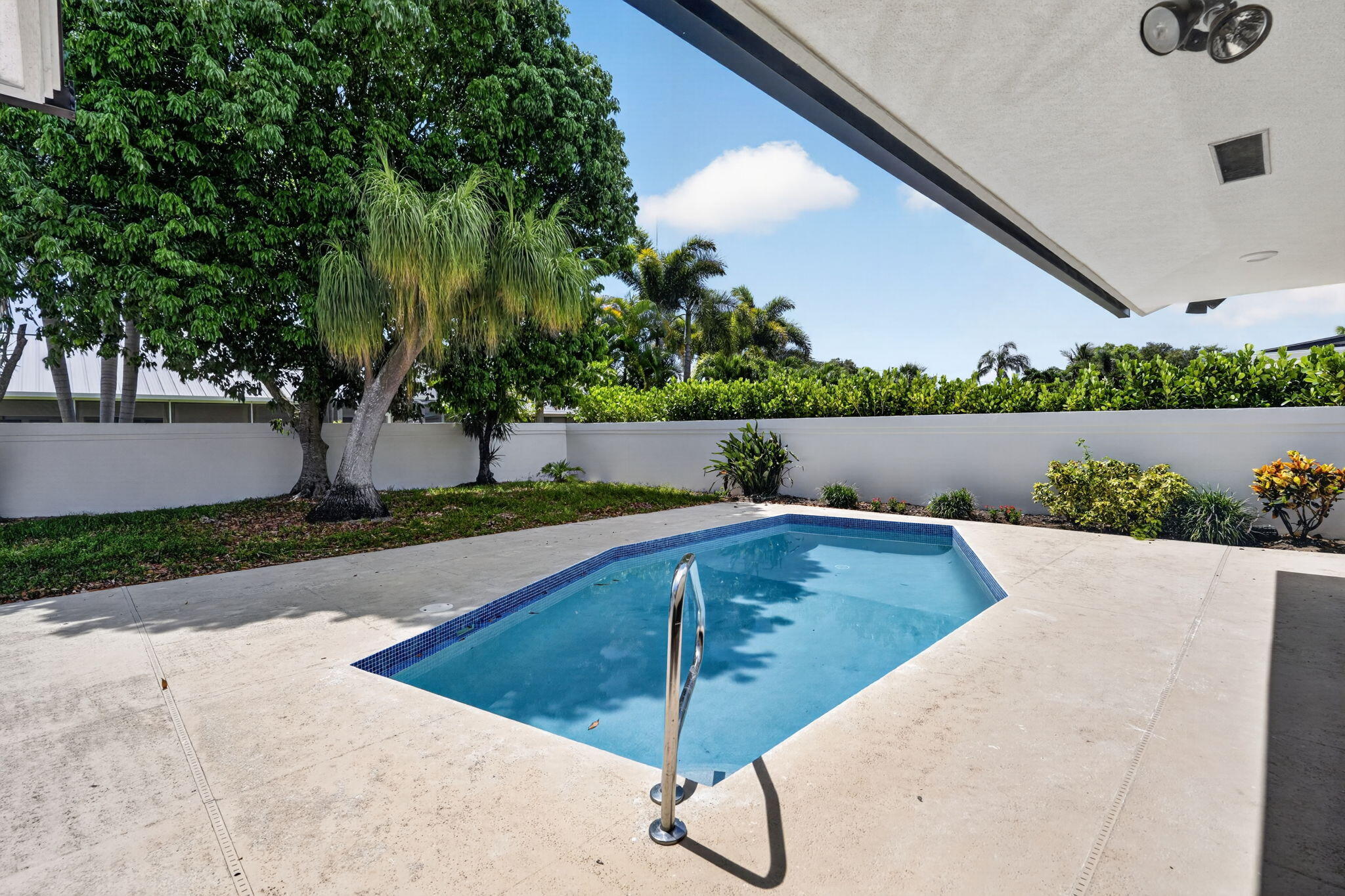 223 E River Park Drive