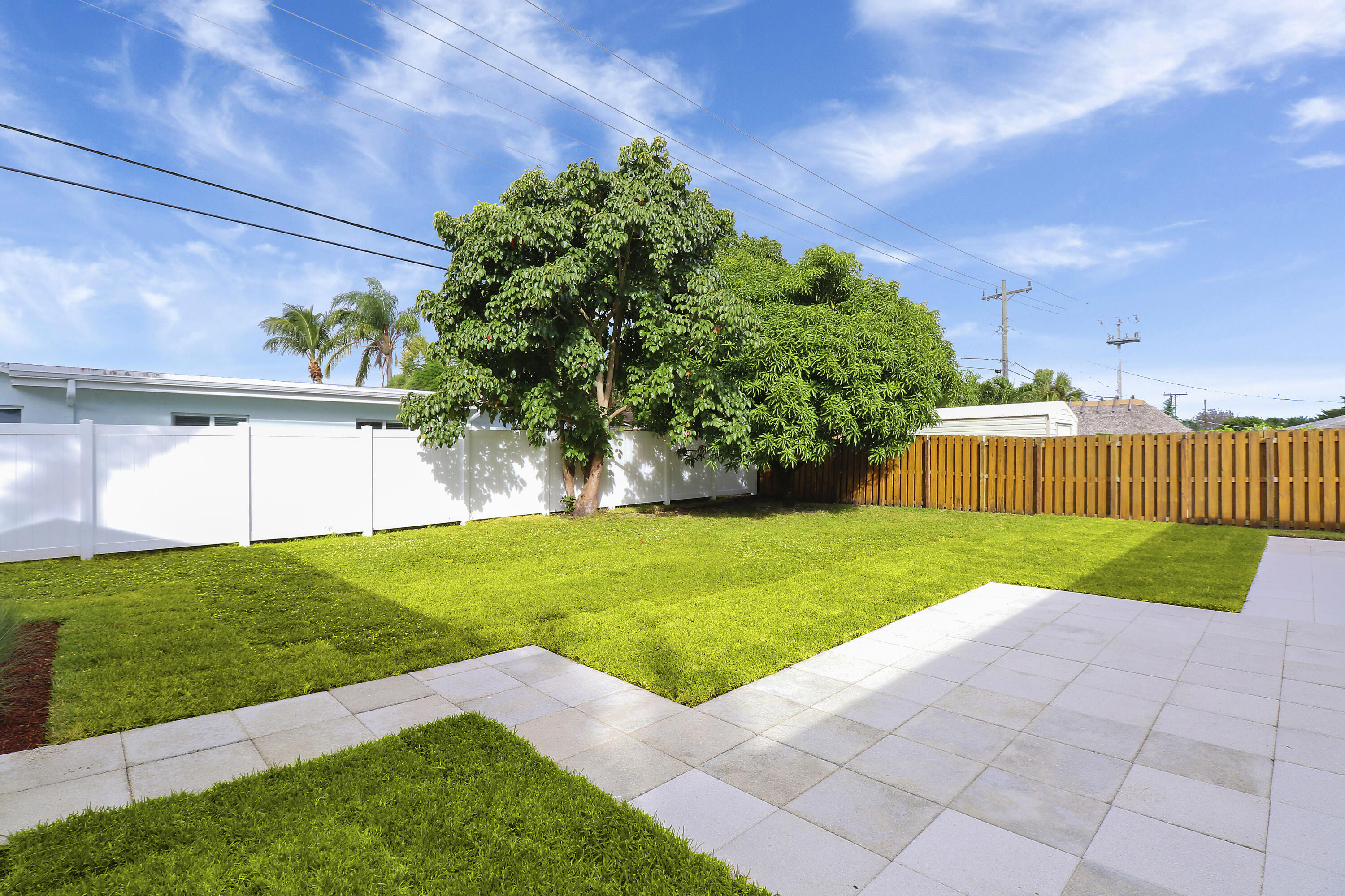 1600 Venus Avenue