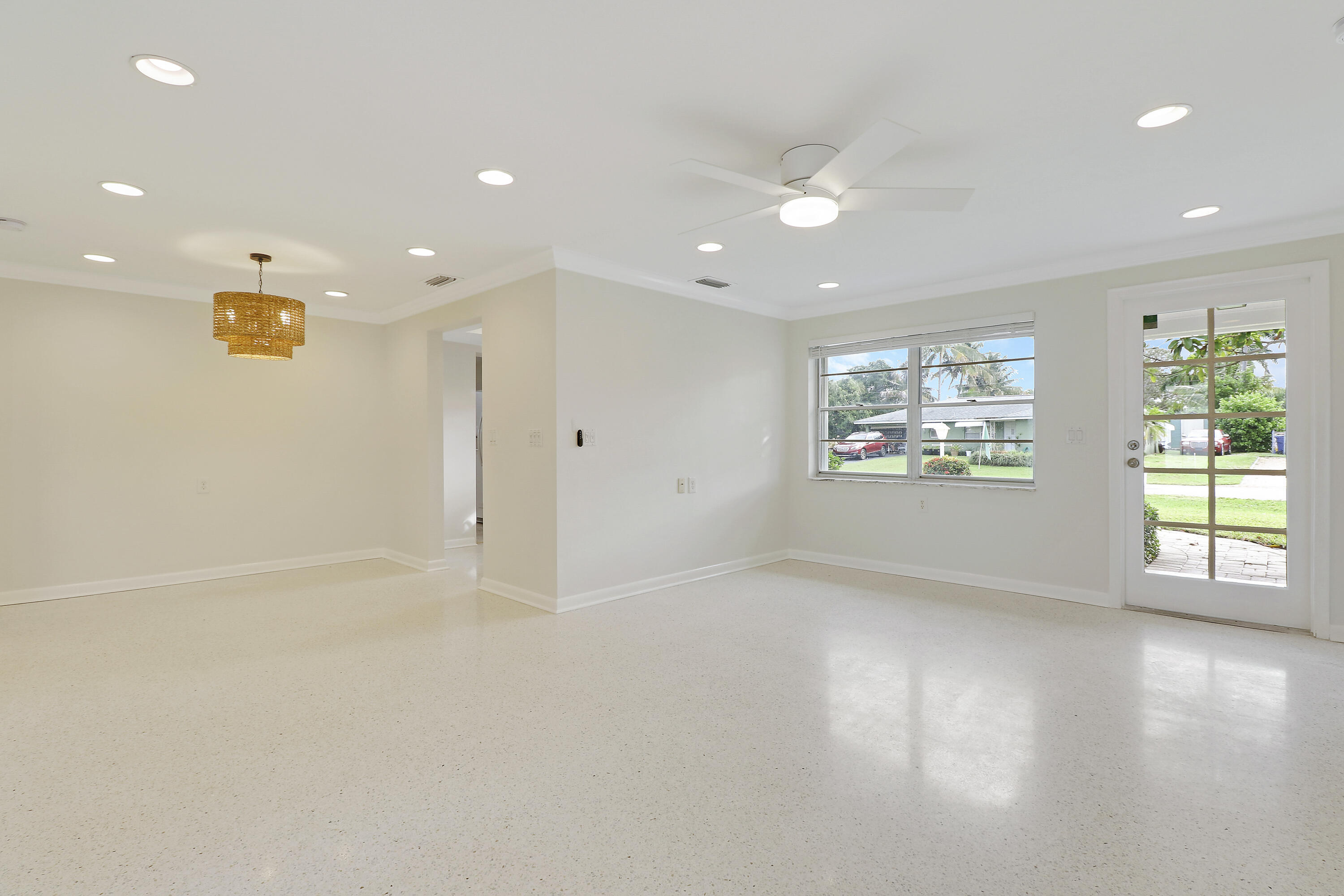 1600 Venus Avenue