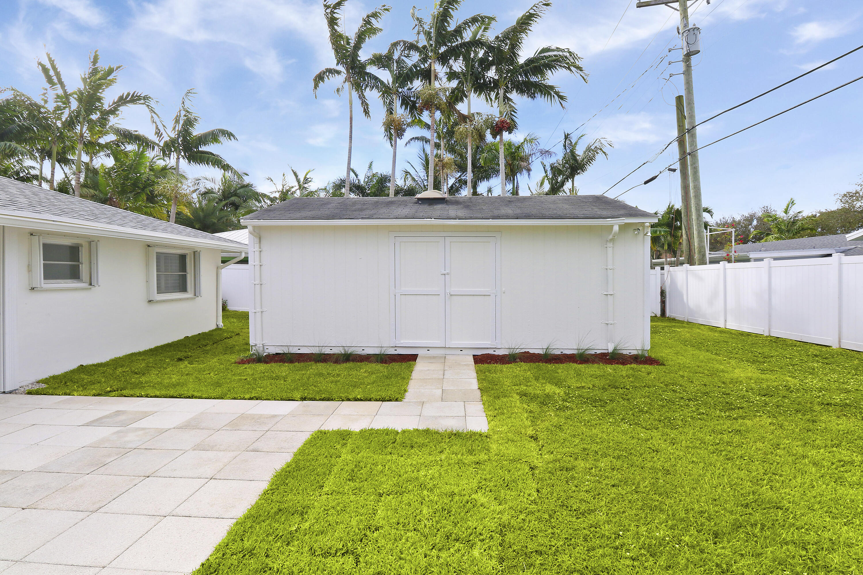 1600 Venus Avenue