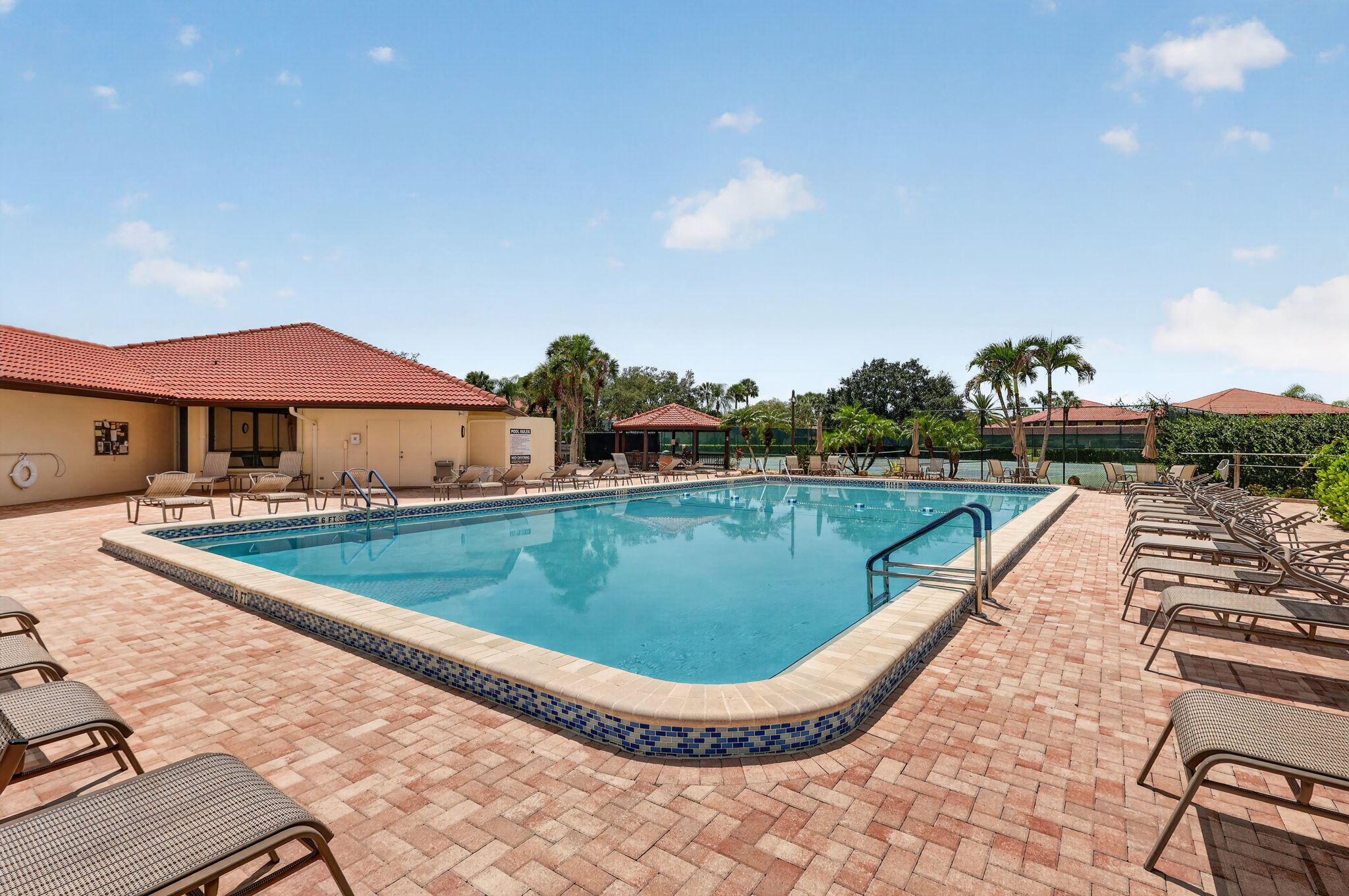 360 SW SOUTH RIVER Drive 205