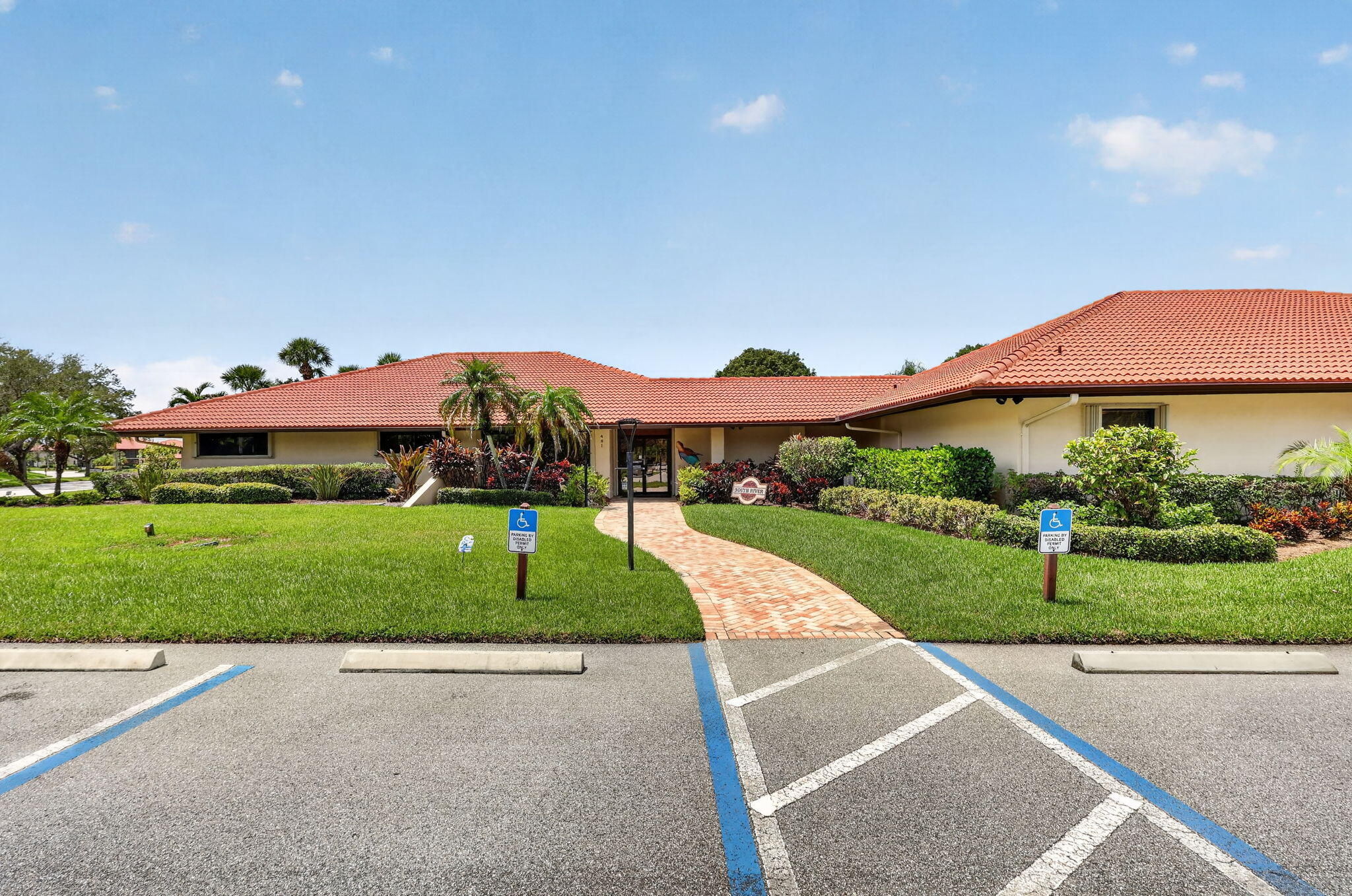 360 SW SOUTH RIVER Drive 205