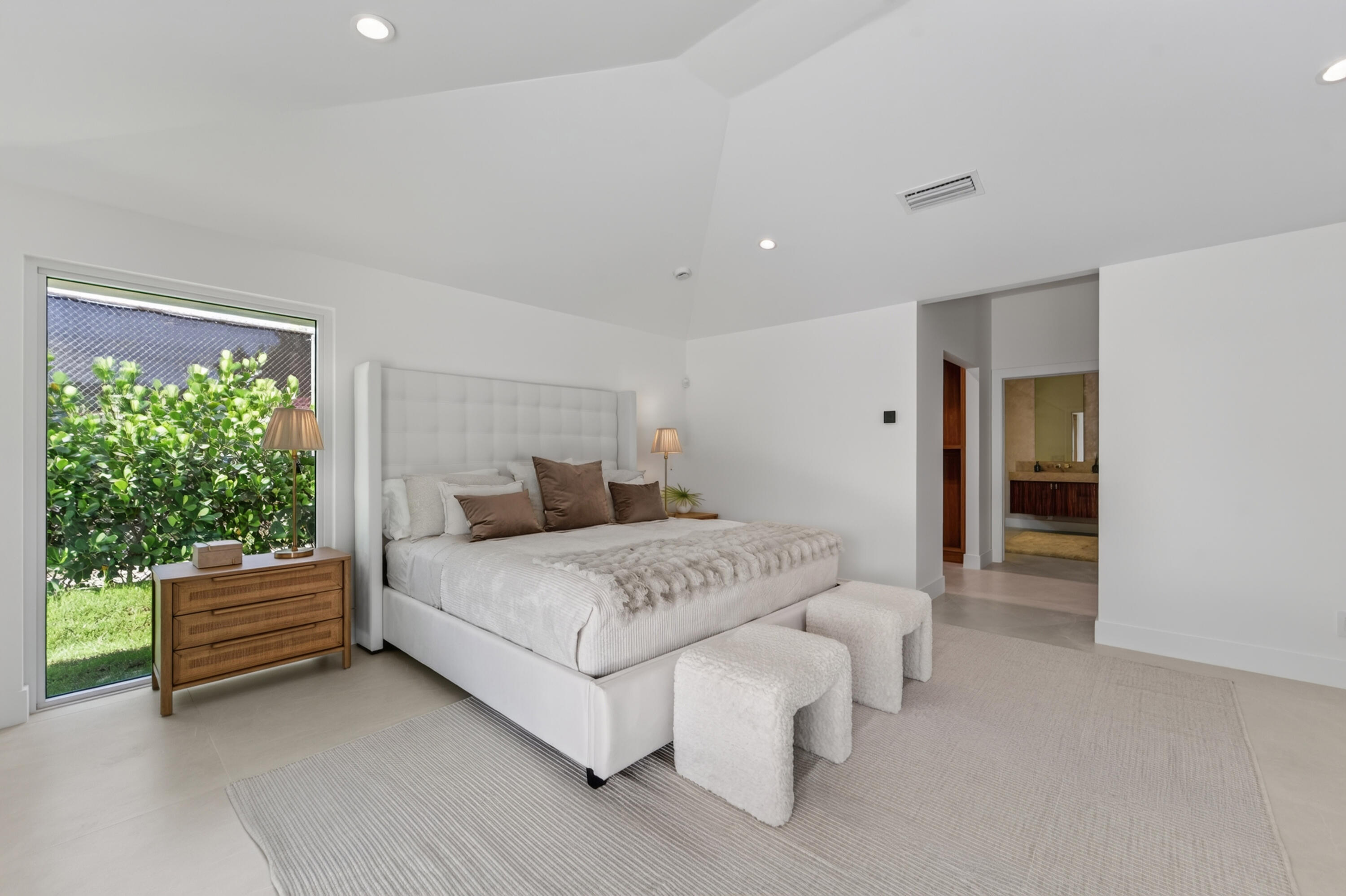 229 GOLFVIEW Drive