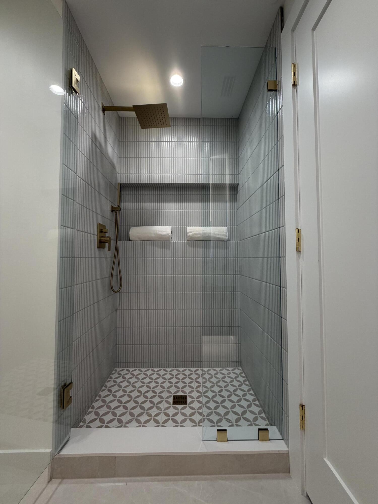 229 GOLFVIEW Drive