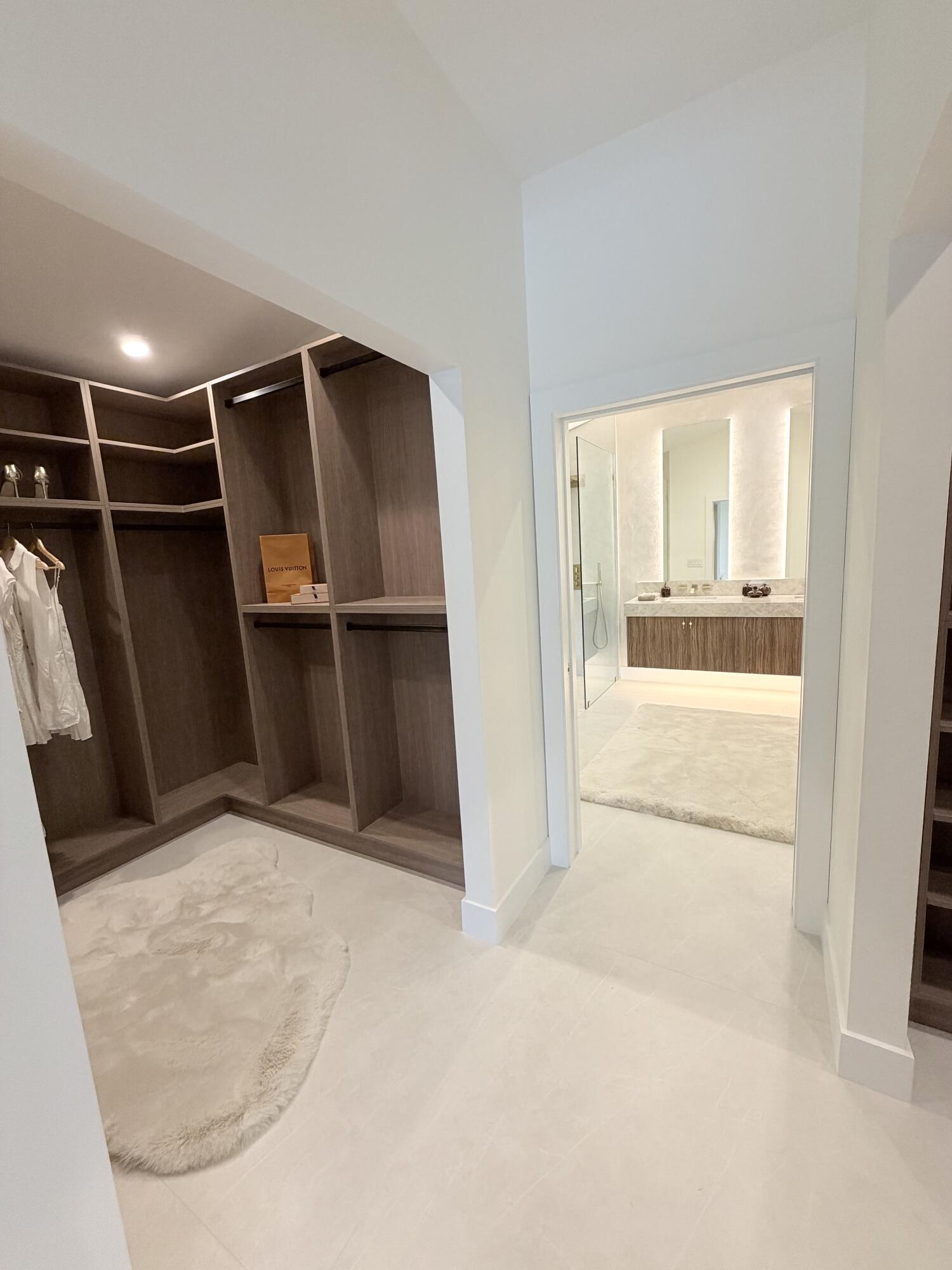 229 GOLFVIEW Drive