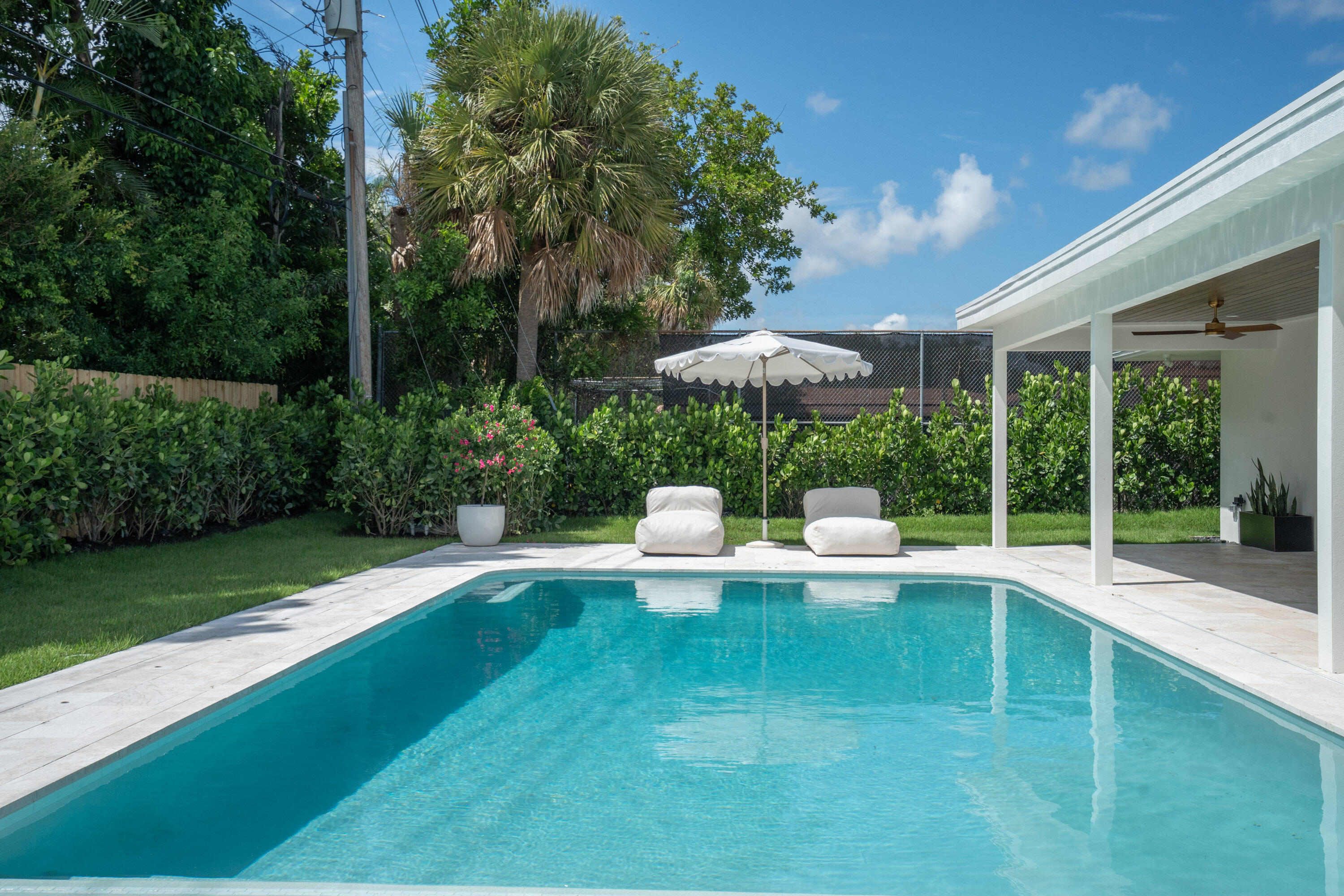 229 GOLFVIEW Drive