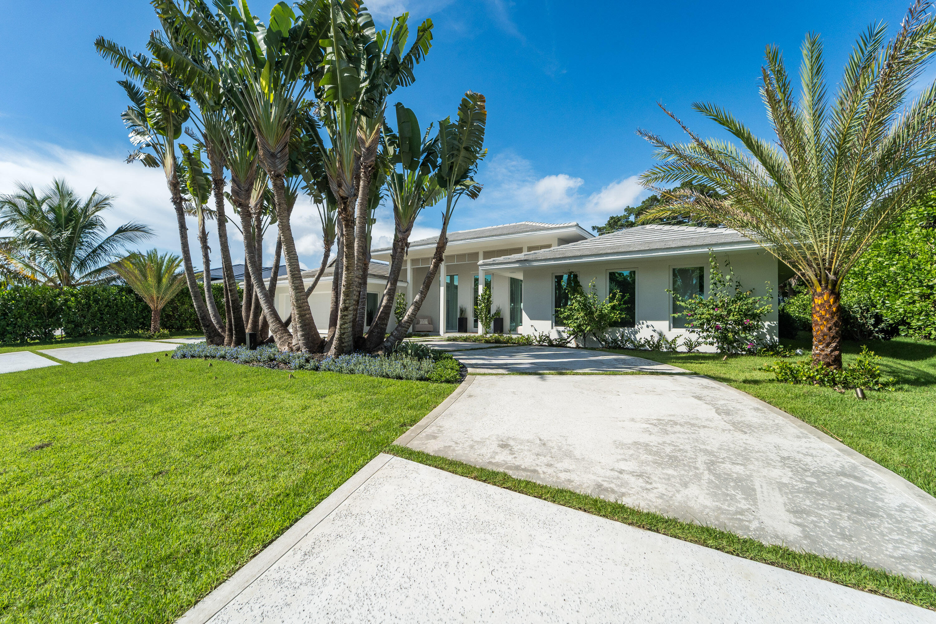 229 GOLFVIEW Drive