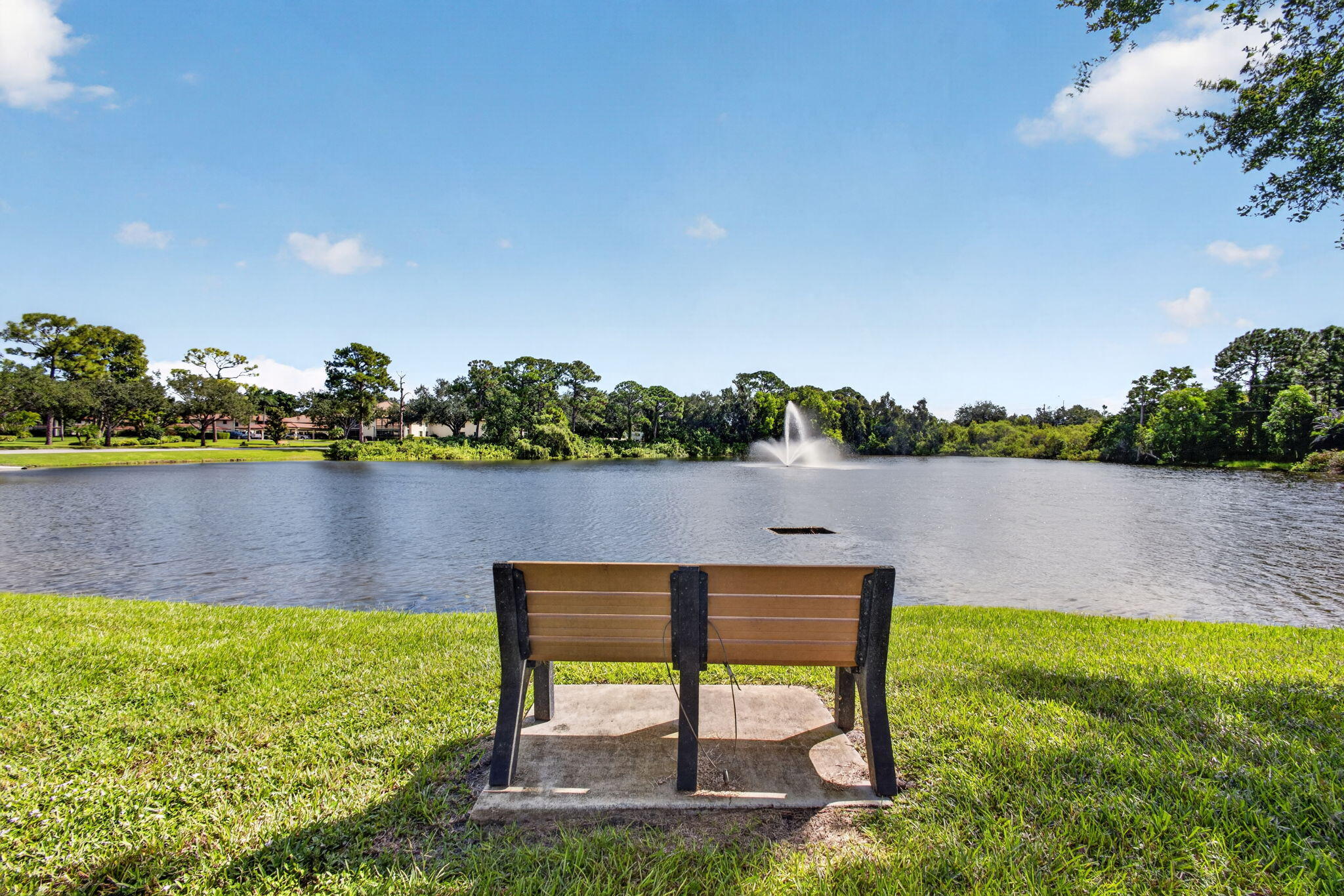 270 SW SOUTH RIVER Drive 204