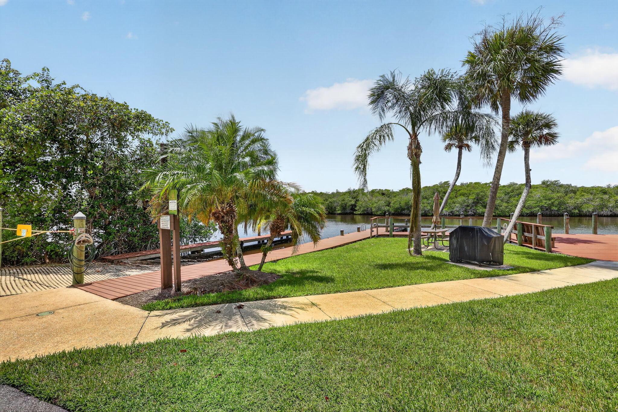 270 SW SOUTH RIVER Drive 204