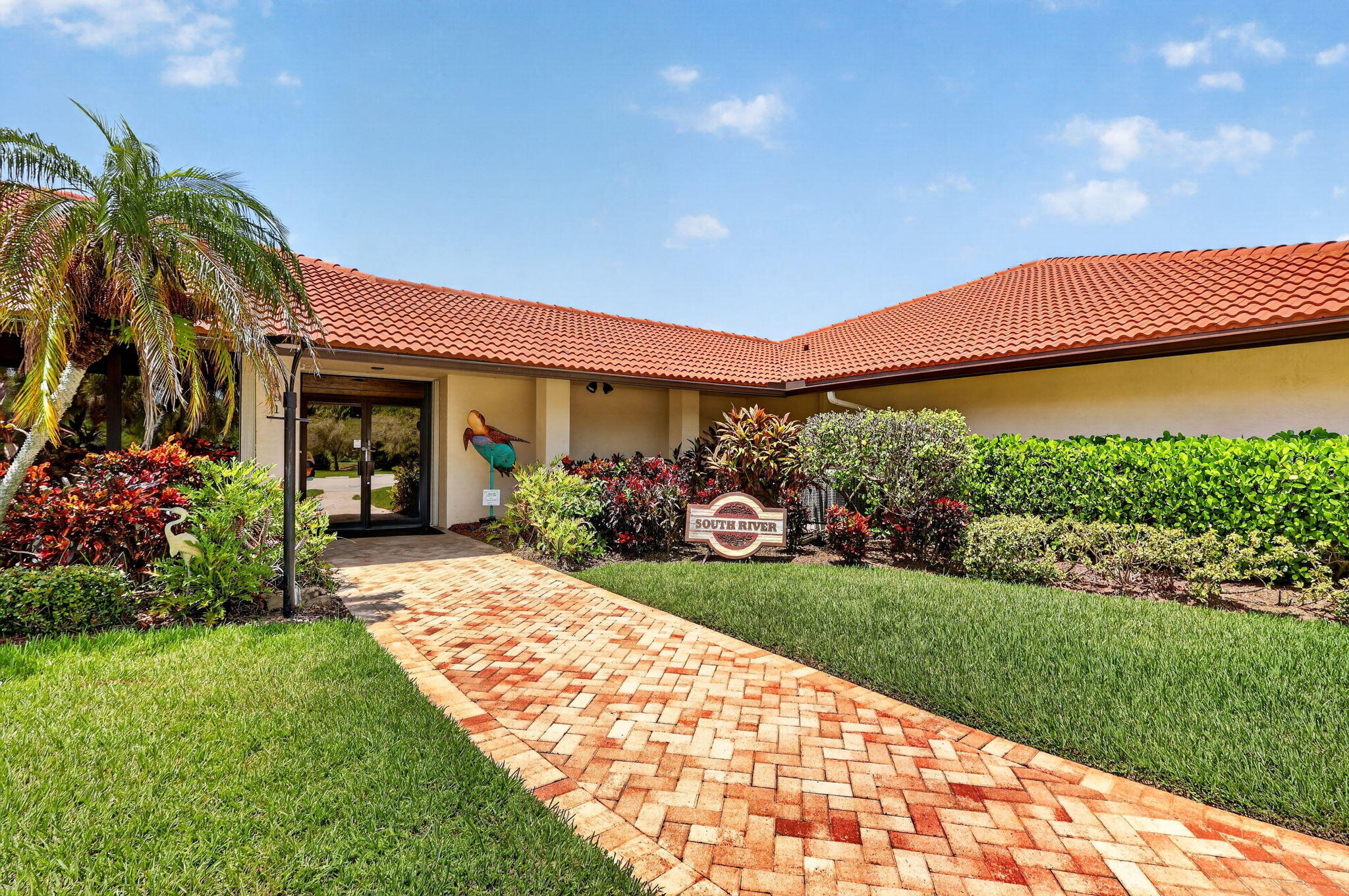 270 SW SOUTH RIVER Drive 204