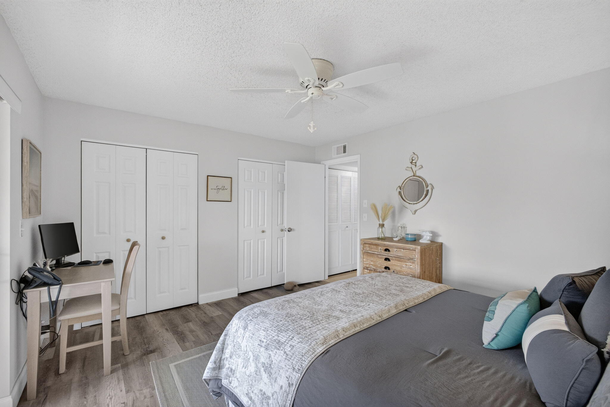 270 SW SOUTH RIVER Drive 204