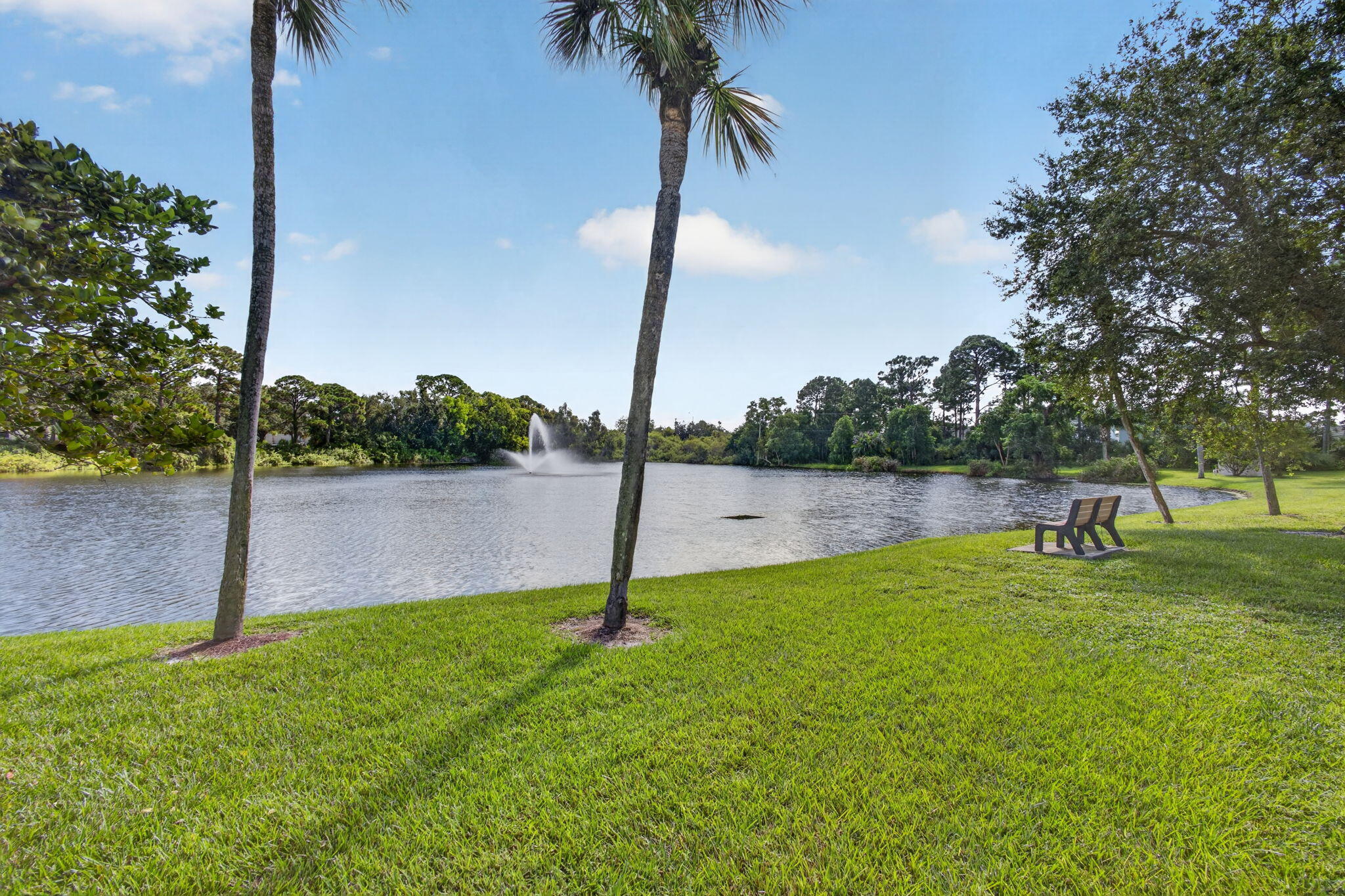 270 SW SOUTH RIVER Drive 204