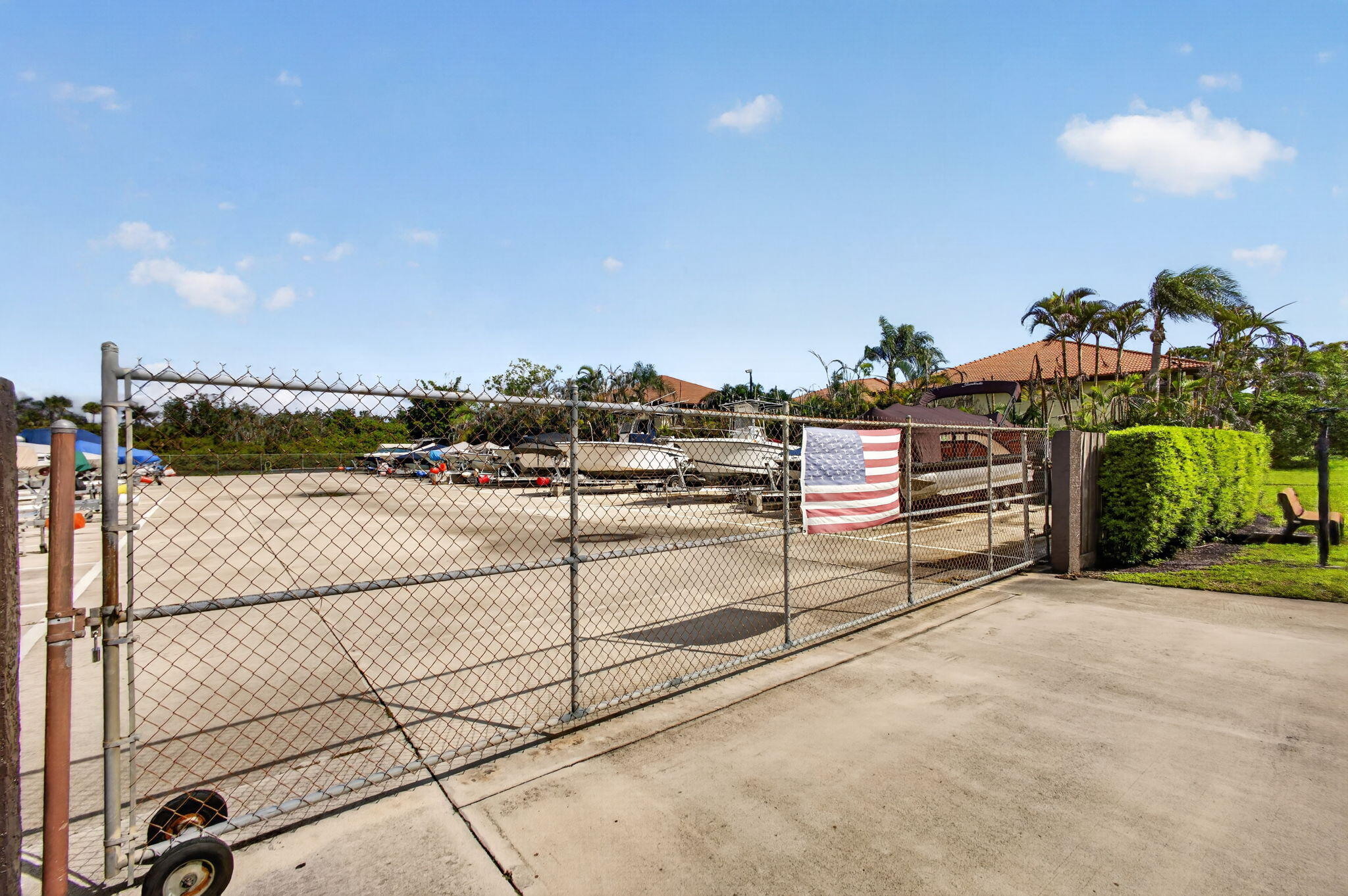 270 SW SOUTH RIVER Drive 204