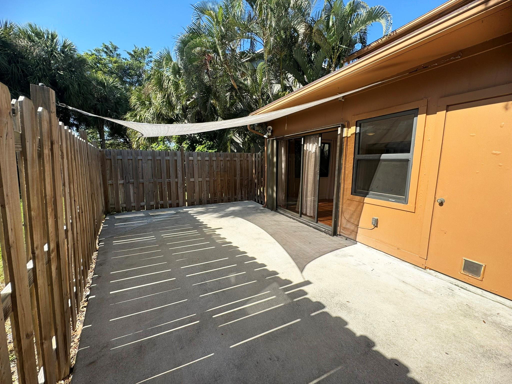 321 Sandtree Dr