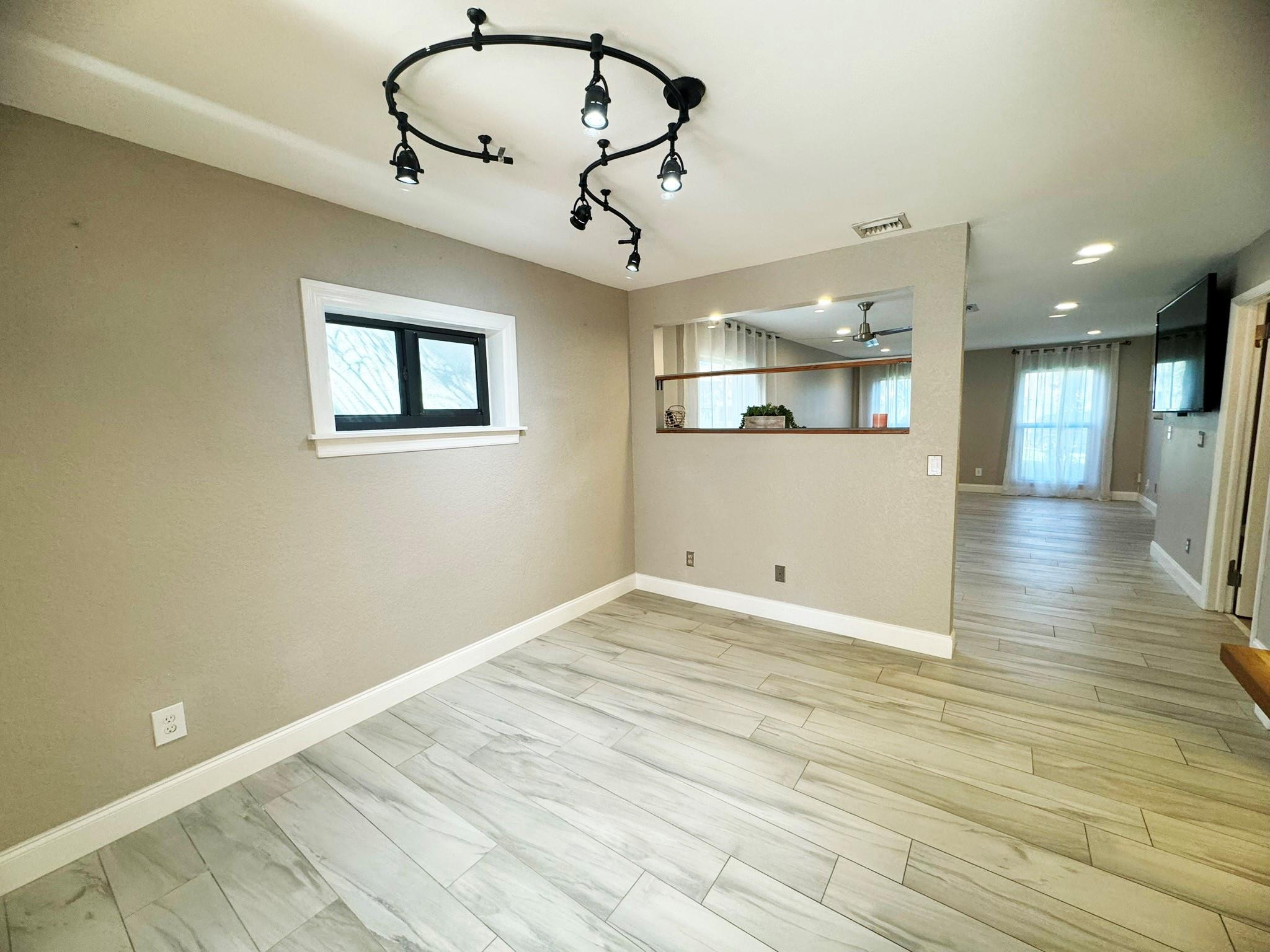 321 Sandtree Dr