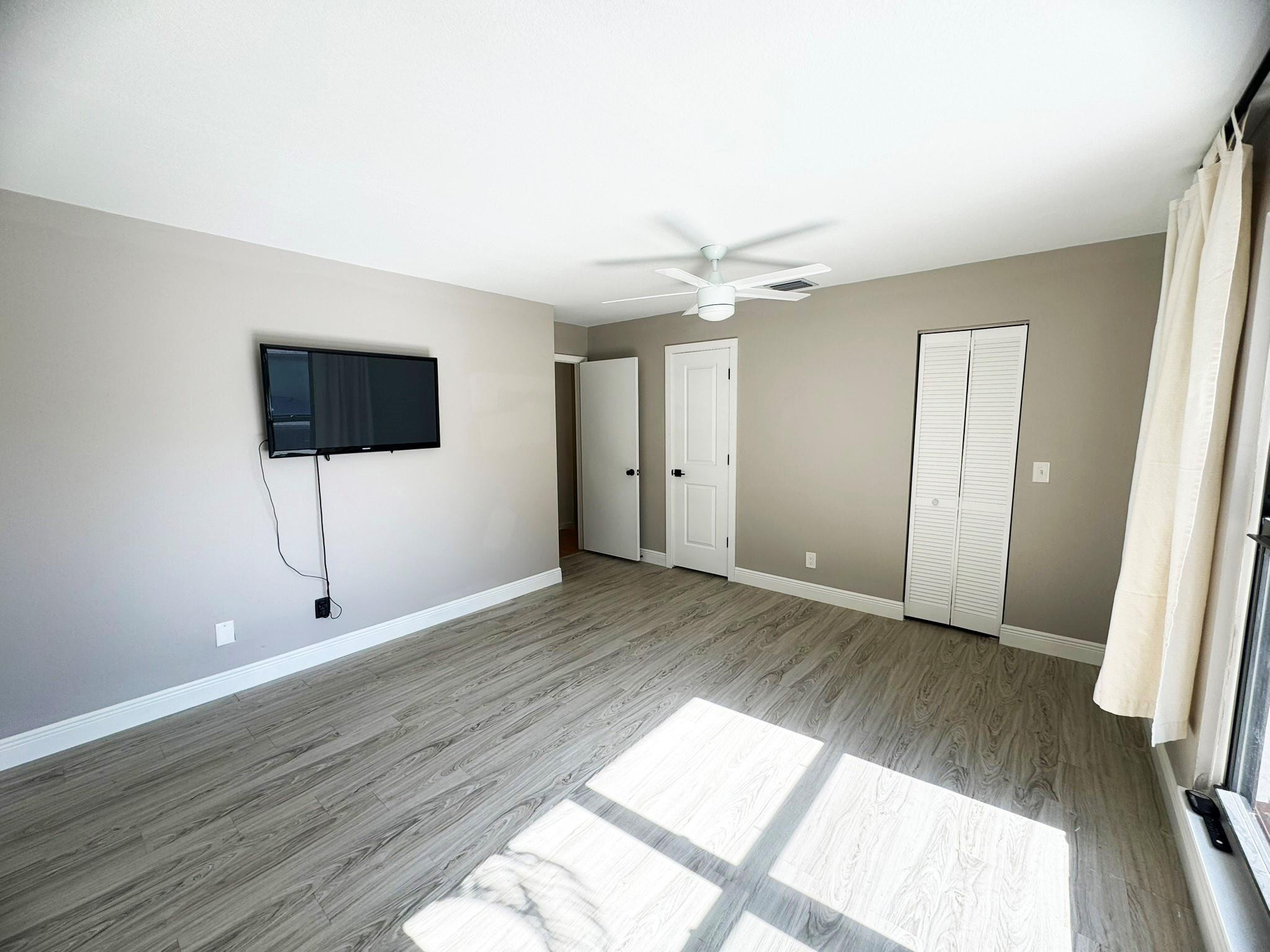 321 Sandtree Dr